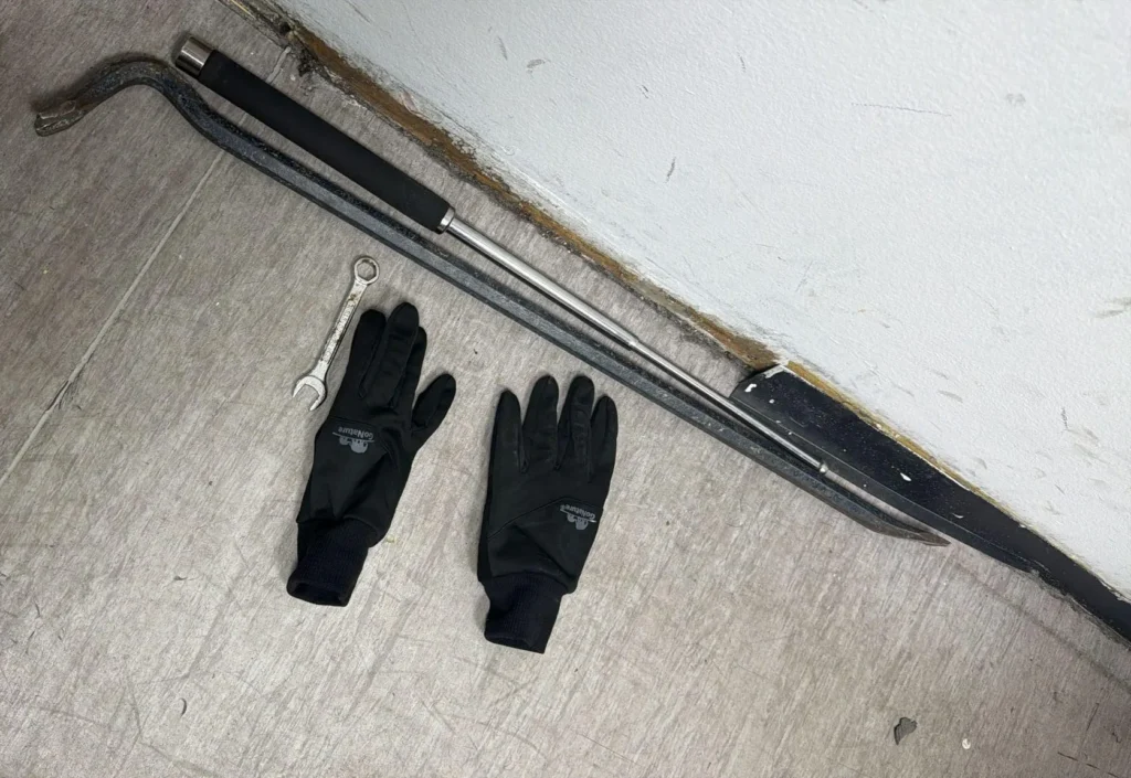 כלי הפריצה באירוע