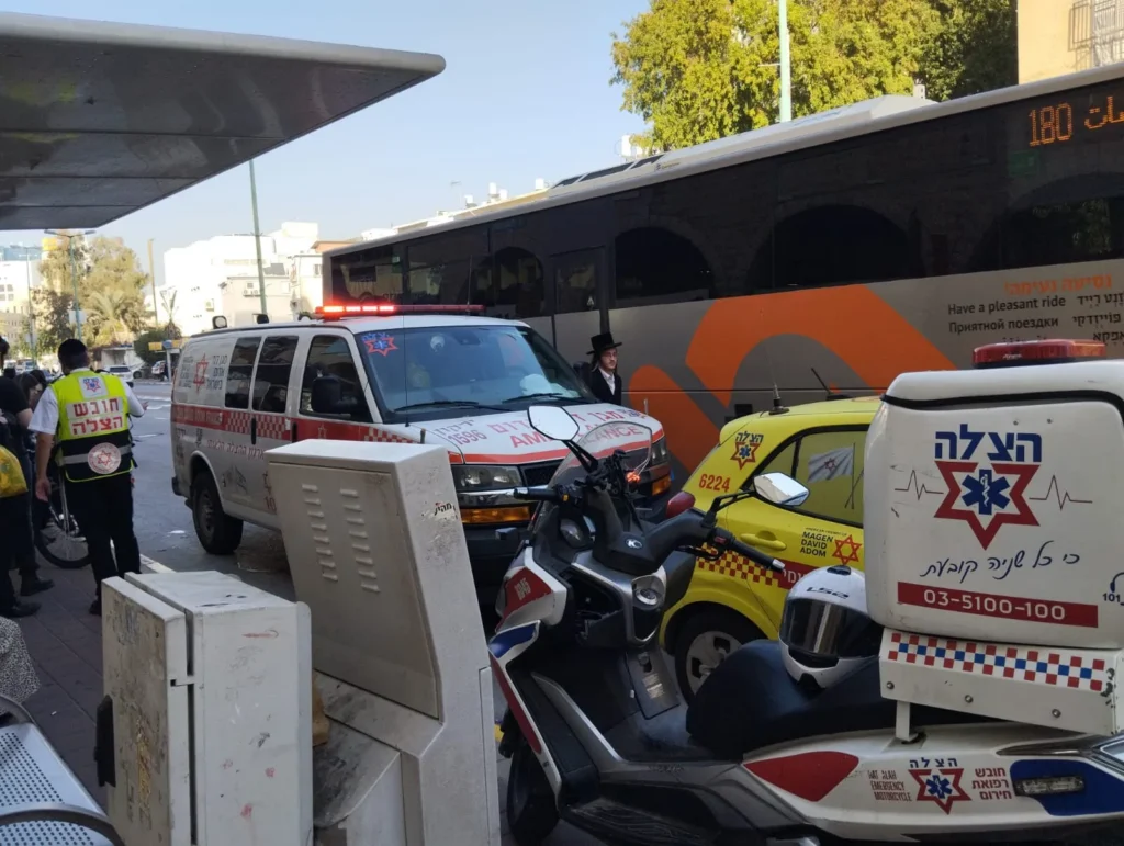 מתנדבי הצלה בזירה