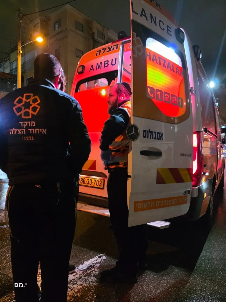 האמבולנסים בזירה