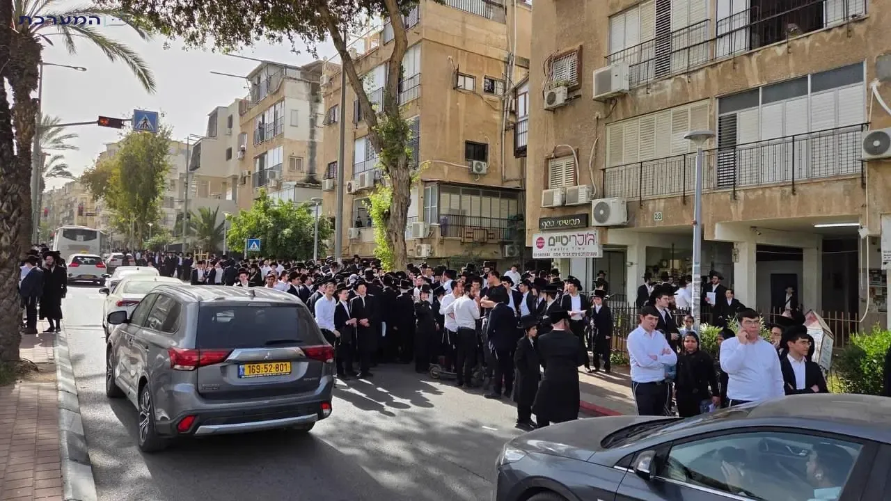 מחאה והפגנה סביב חסידות ויז'ניץ מרכז
