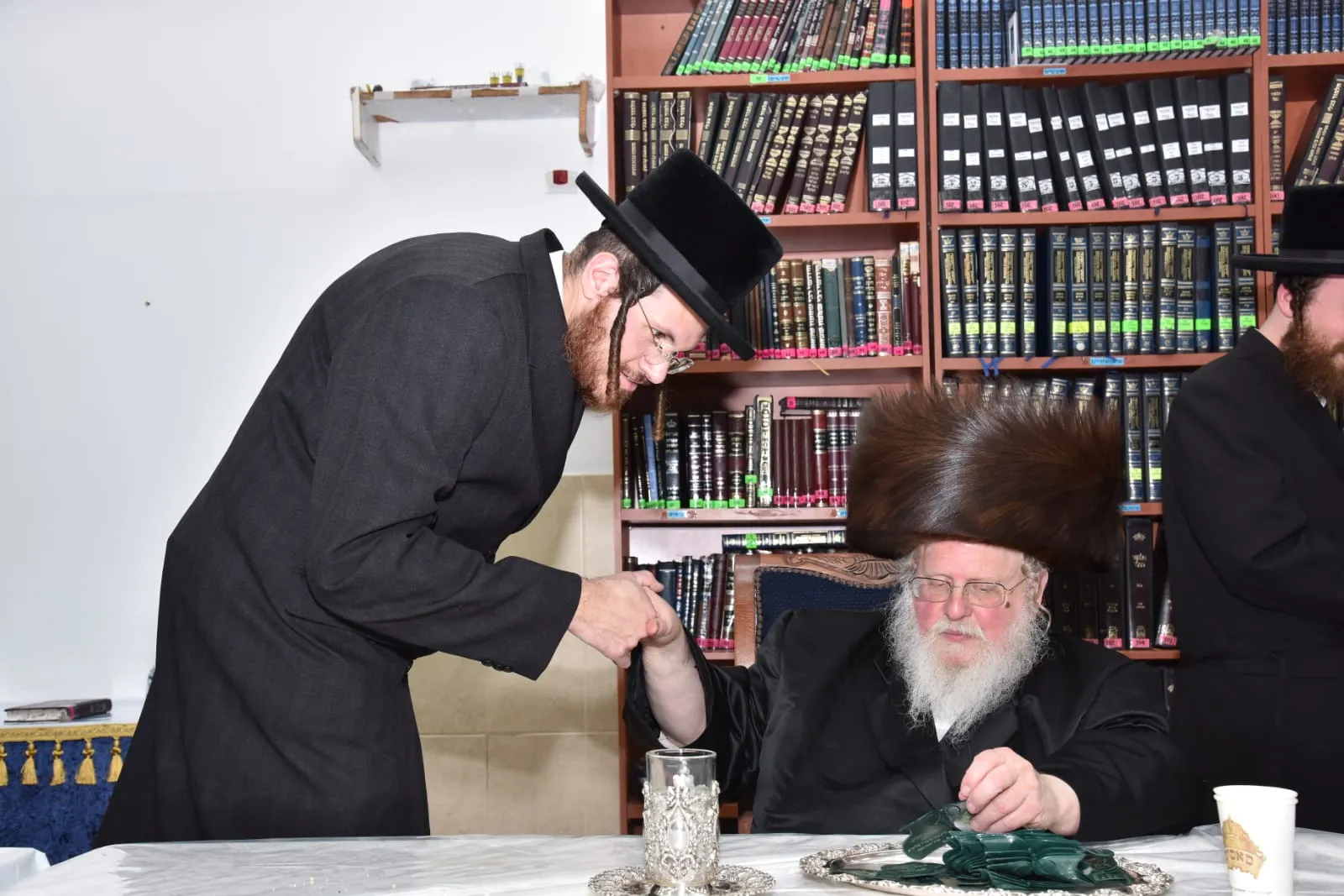 הרב ברמינקה עם האדמור מסאסוב