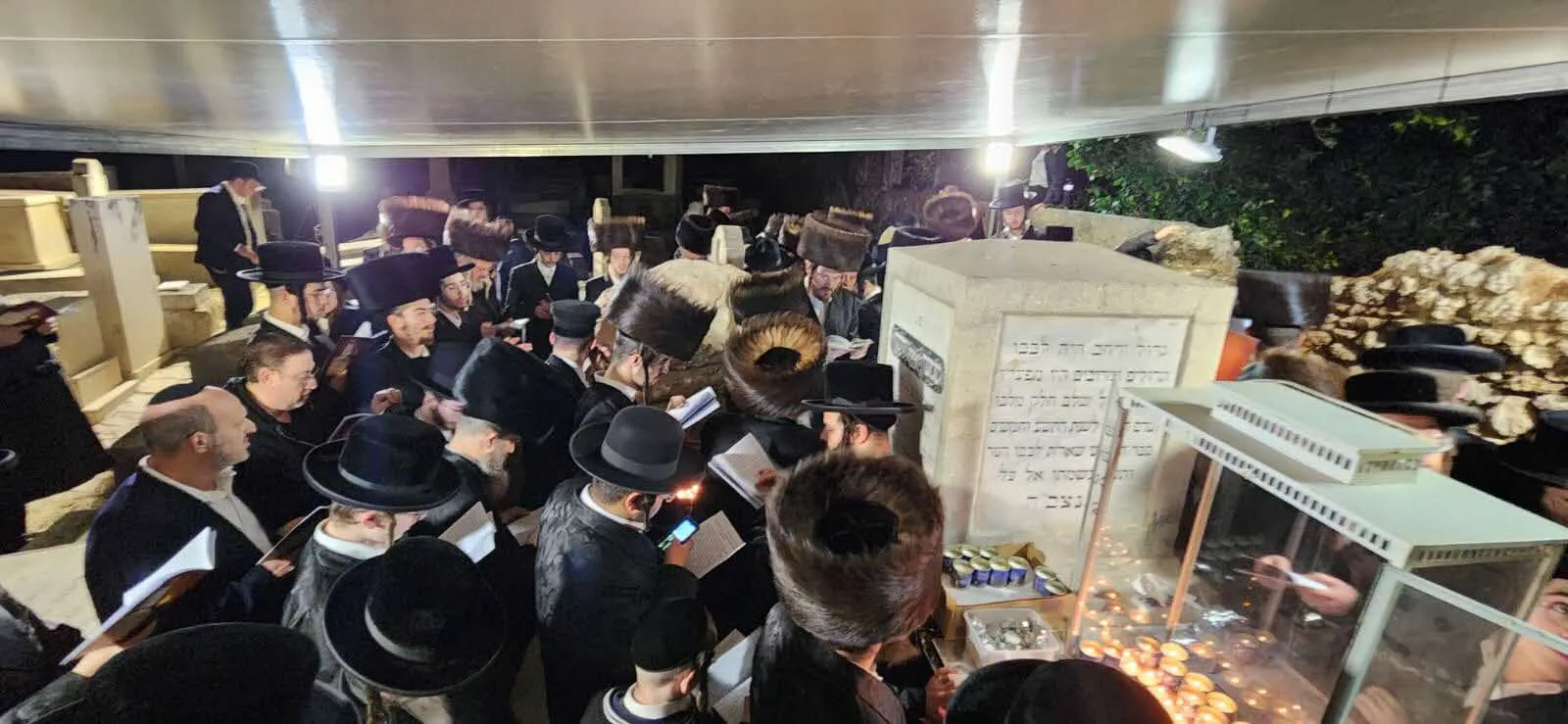 בראשות האדמו"ר מסאסוב: המונים השתטחו על ציונו של פועל הישועות מצפת