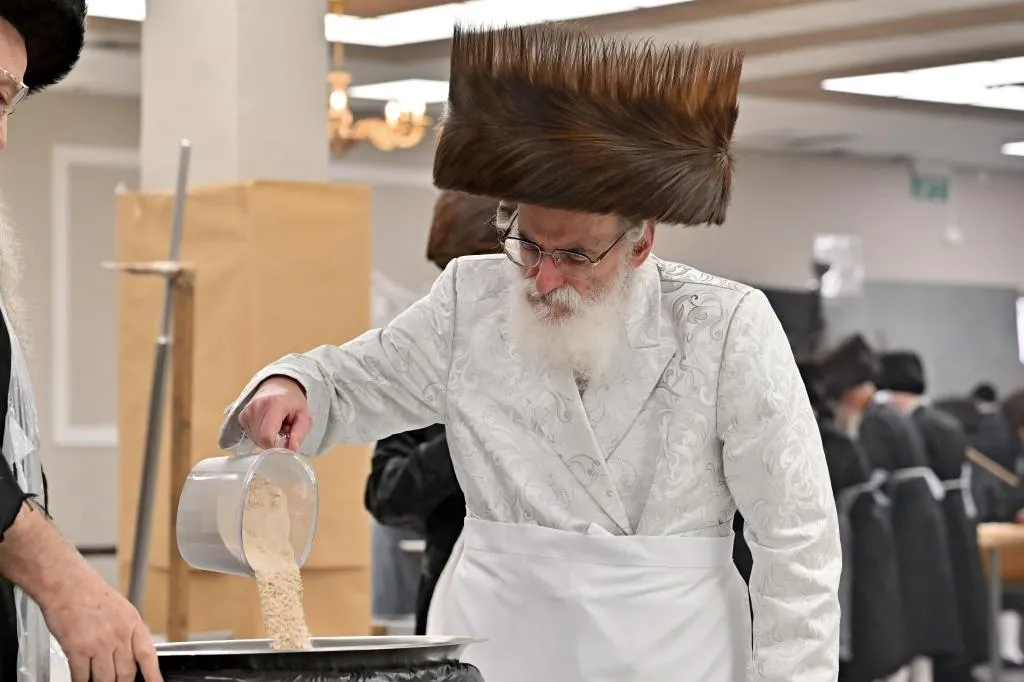 התקנה החדשה בשידוכים וההודיה על הניסים: פסח בויז'ניץ