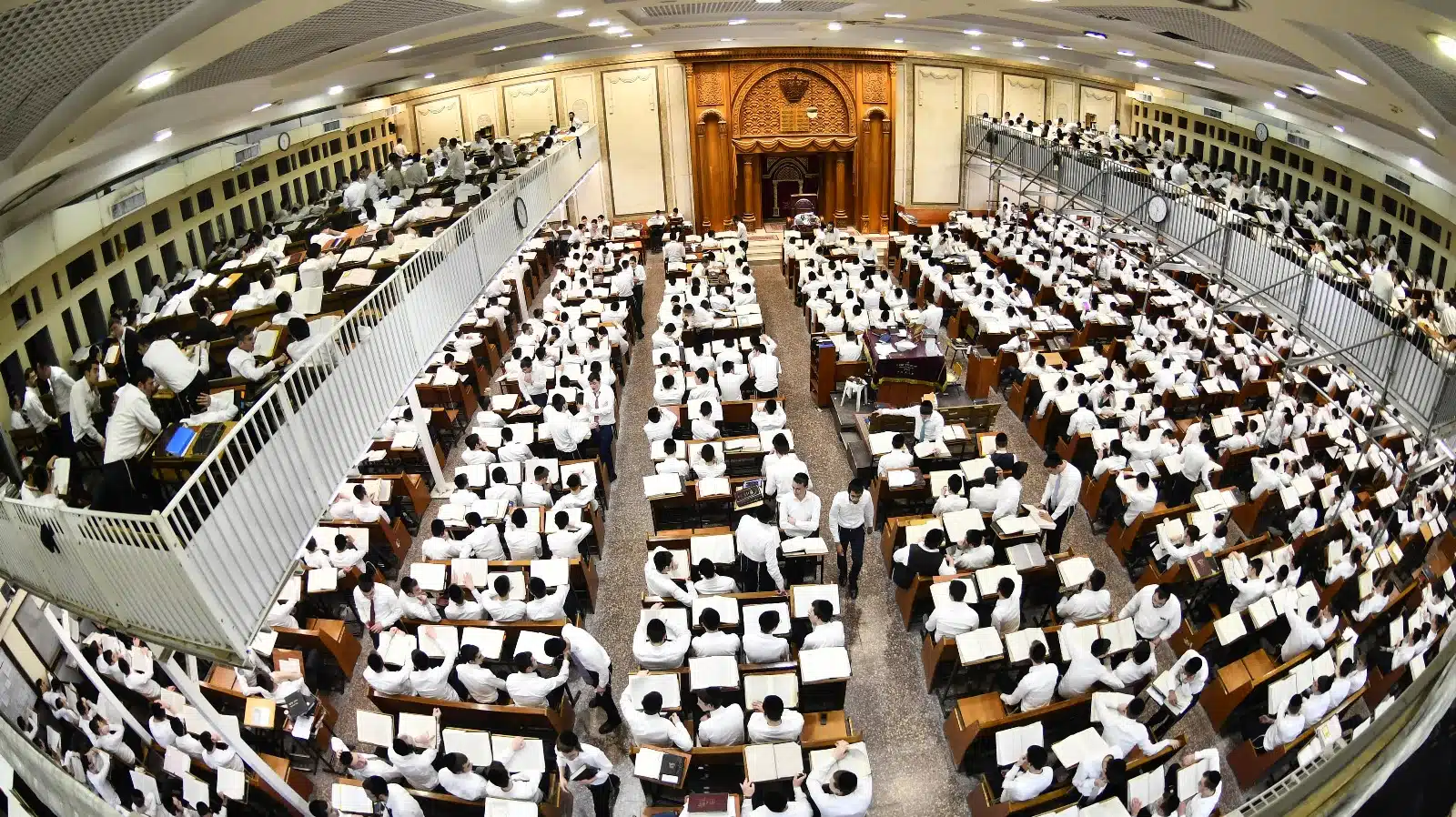 המסיכה הוסרה בבג"ץ: "נפרק את עולם התורה"