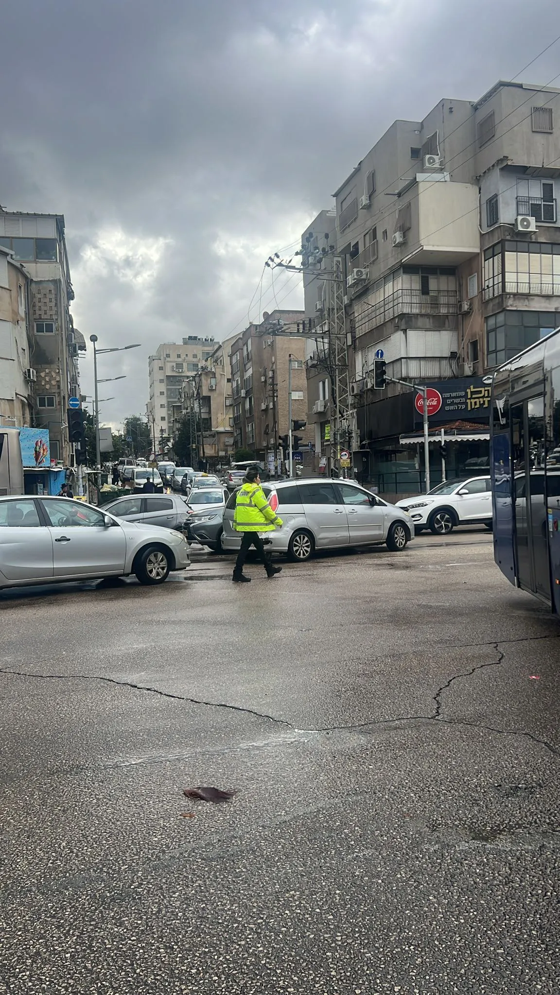 חסימות ושיבושי תנועה בעקבות הגשמים