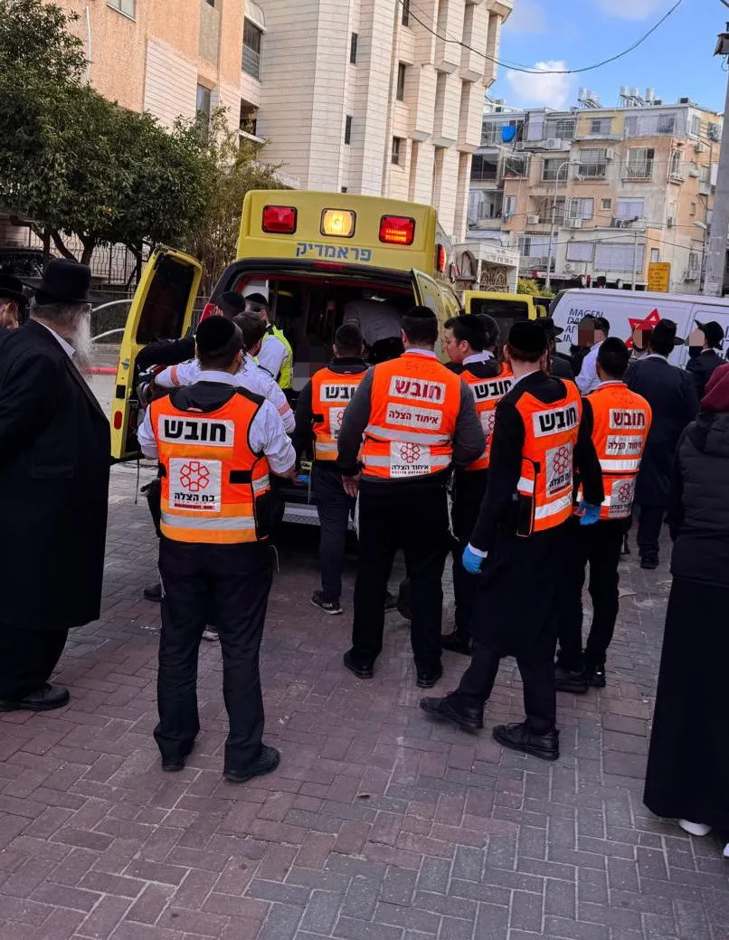 בתושיית המתנדבים: בן 65 פונה במצב לבית חולים לאחר החייאה