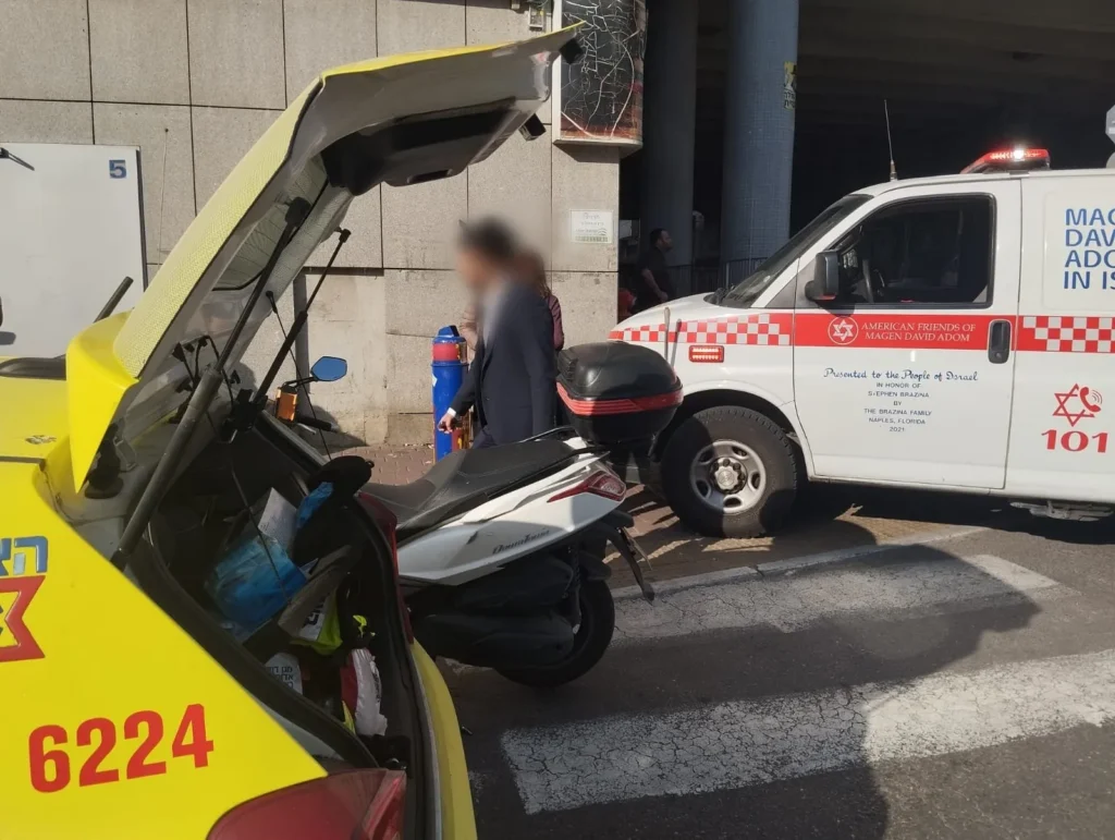 "הוא נכנס בי חזיתית": עיתונאי נפצע בתאונת דרכים בבני ברק