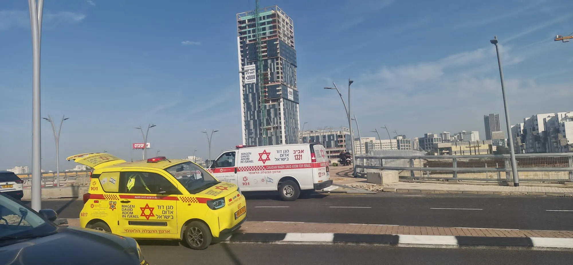 בדרך אם המושבות : רוכב אופנוע שהחליק ונפגע קשות