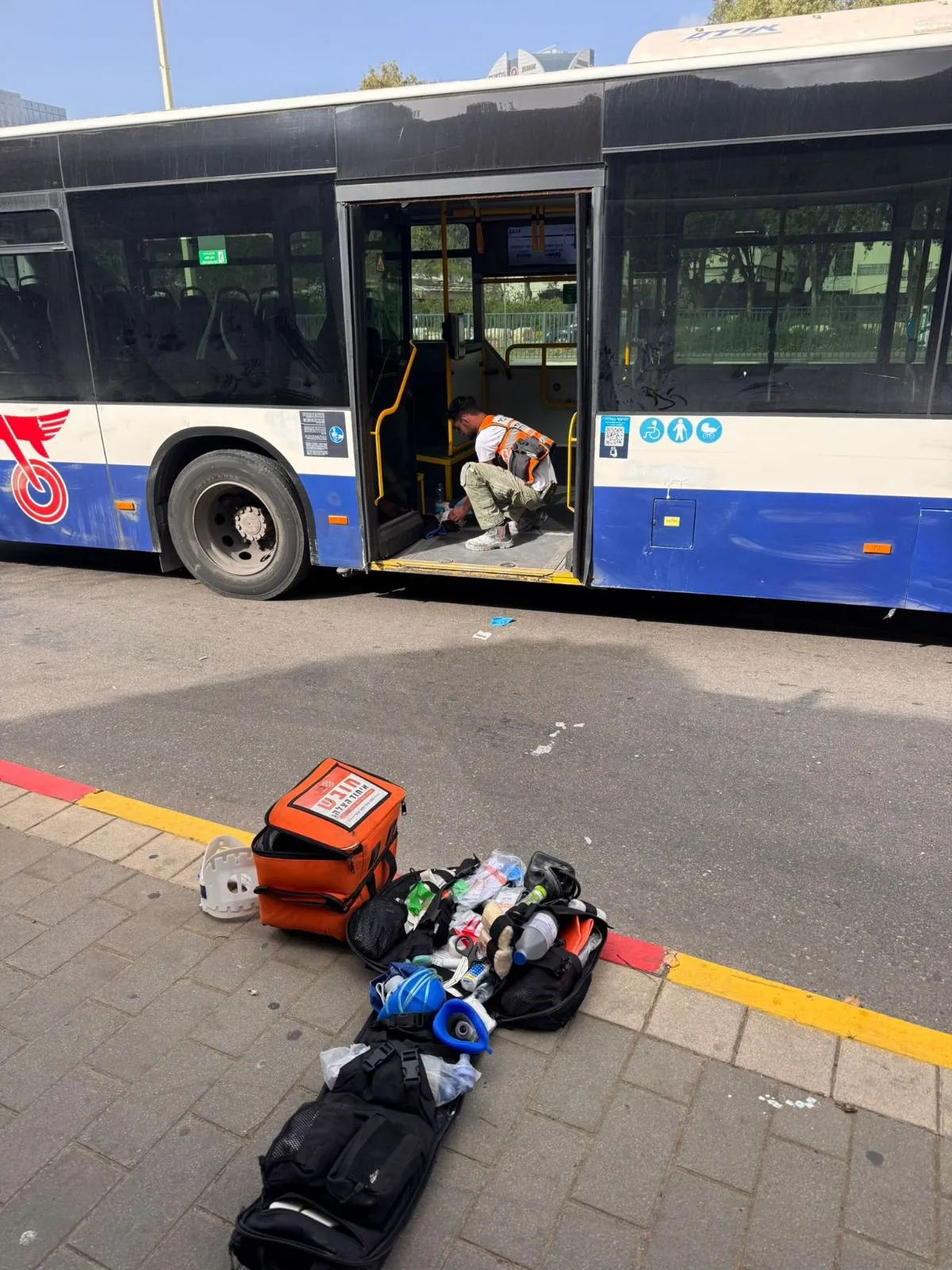 דרמה בקו האוטובוס בבני ברק בת 90 נפצעה בראשה לאחר שמעדה
