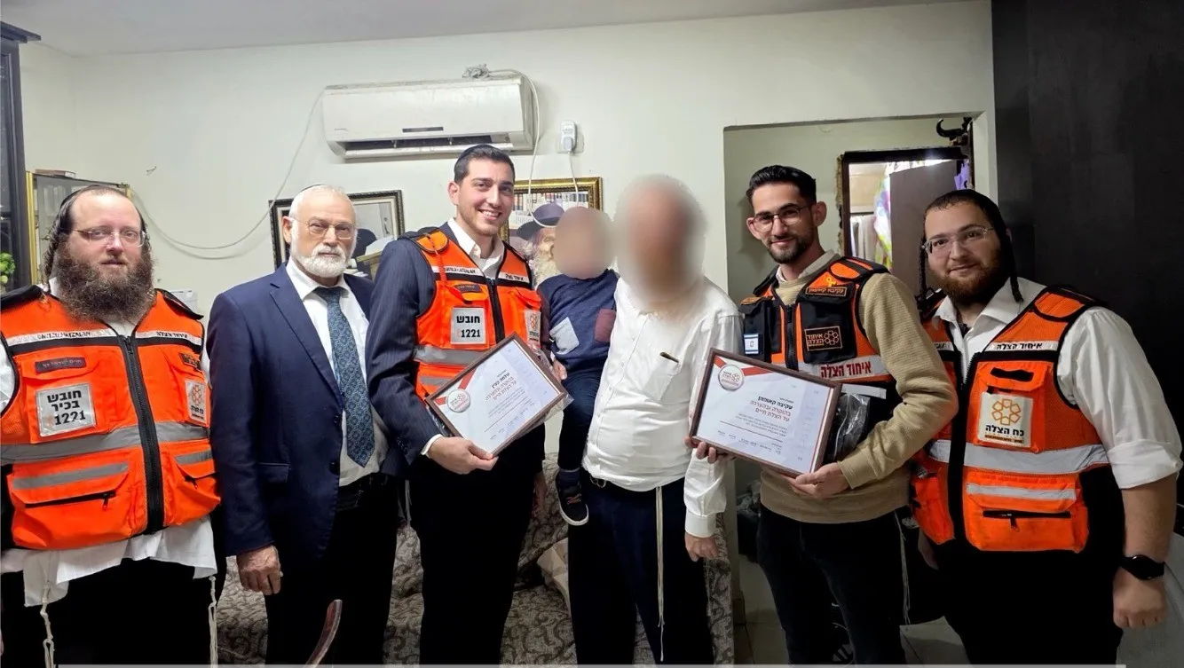 המפגש המצמרר בין הורי הפעוטות למתנדבים שהחזירו להם את החיים