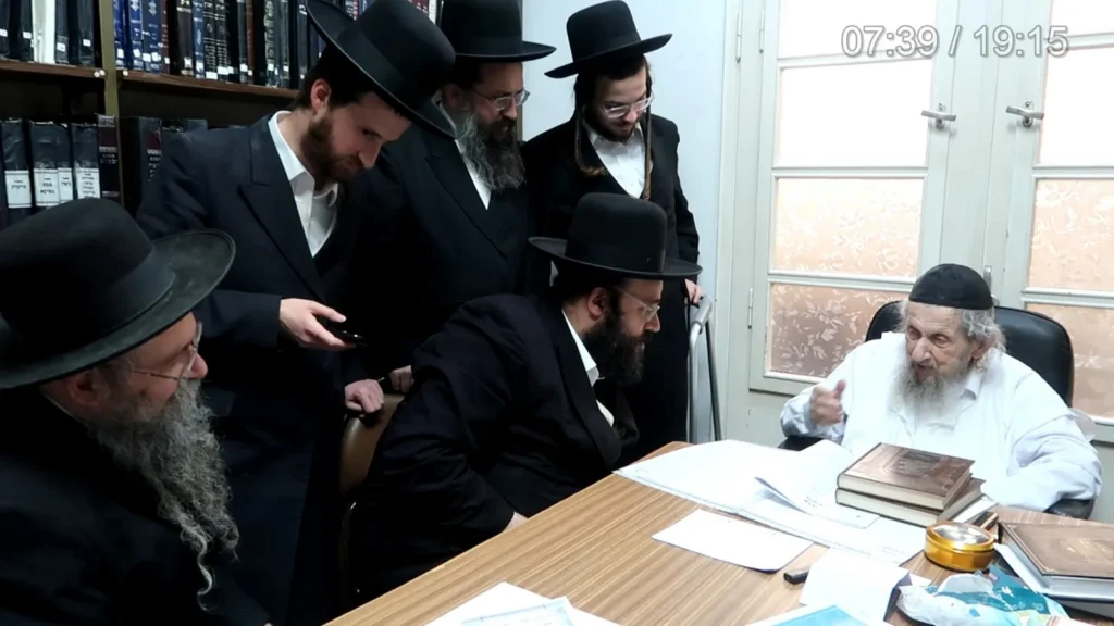 הגאון רבי ישראל מרדכי אלתר אצל הגר"ד לנדו שליט"א