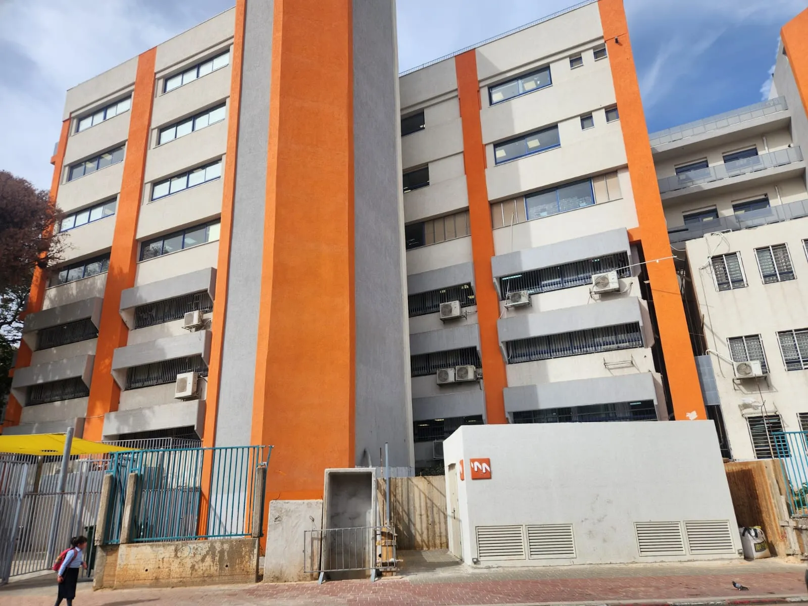 חבר המועצה אלבוים נרתם לעזרת המורות: "אין מעלית, וזה מסוכן!"