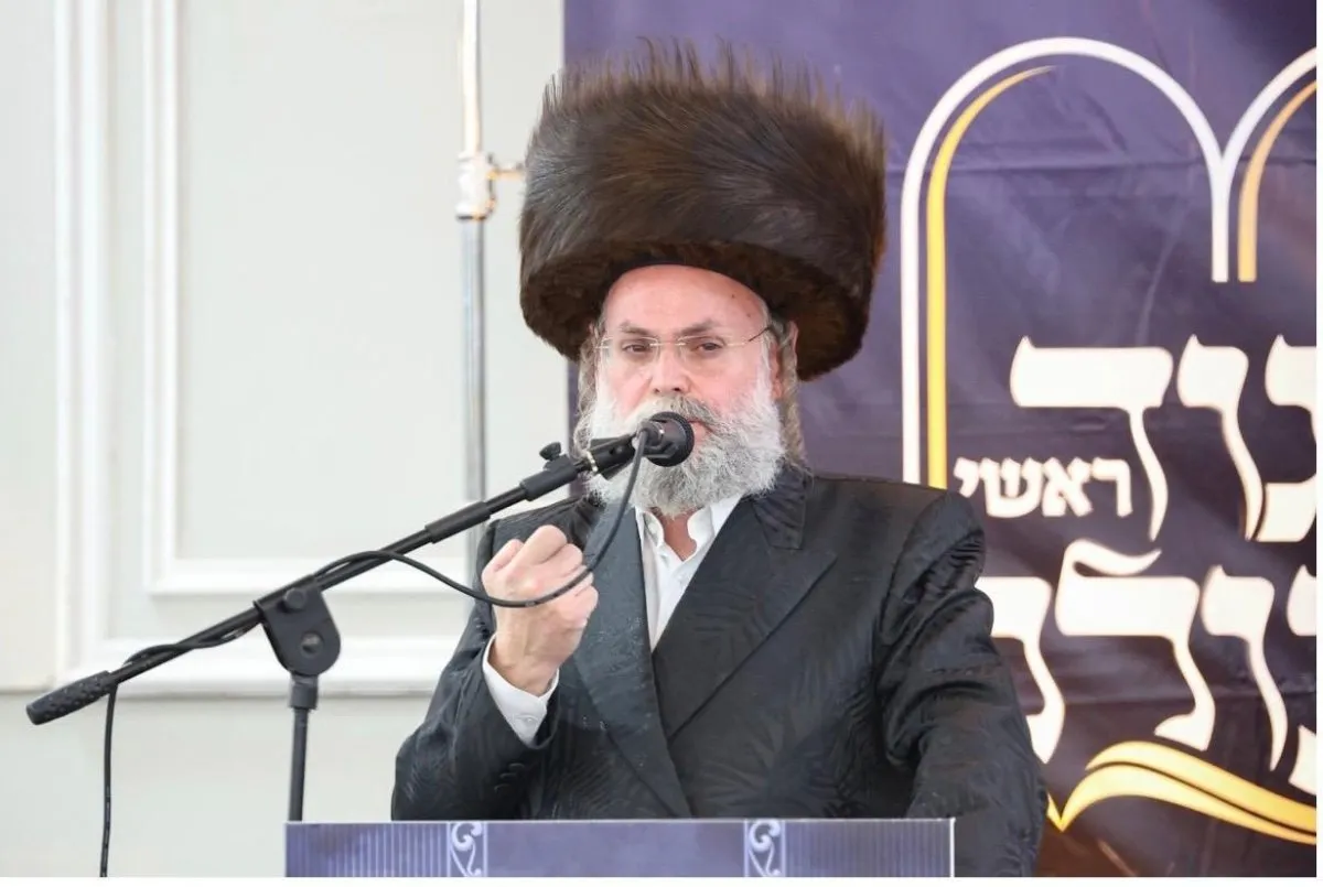 הרב טרייטל בנאומו