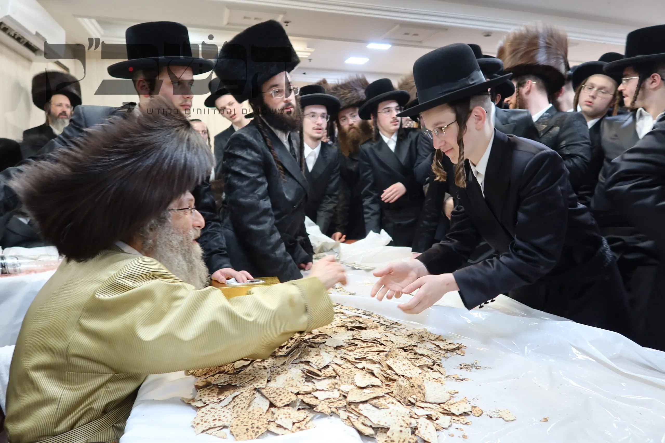 'חַגִּים וּזְמַנִּים לְששון': תיעוד מסכם חג הפסח במחיצת המשפיע הרה