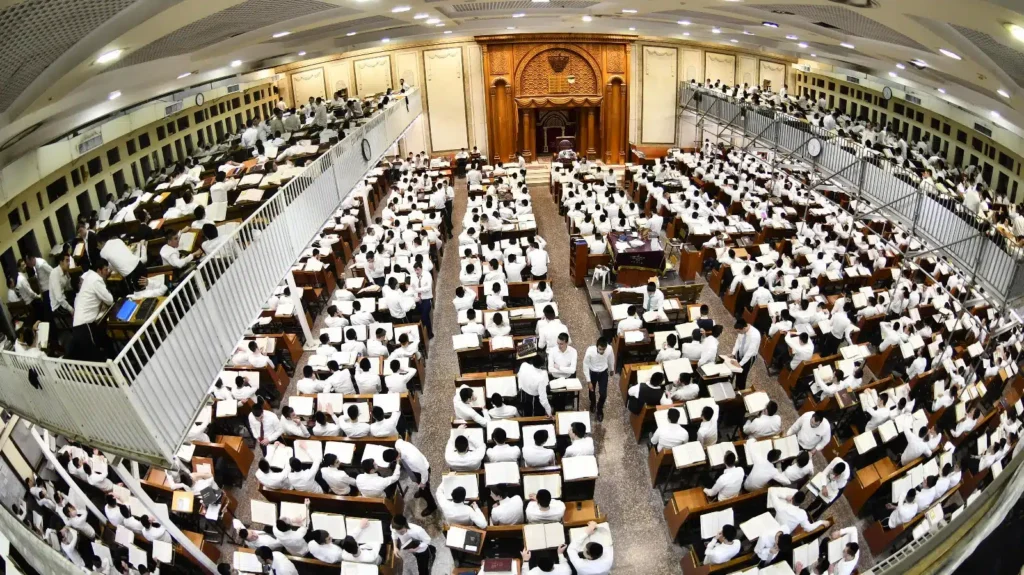 המסיכה הוסרה בבג"ץ: "נפרק את עולם התורה"