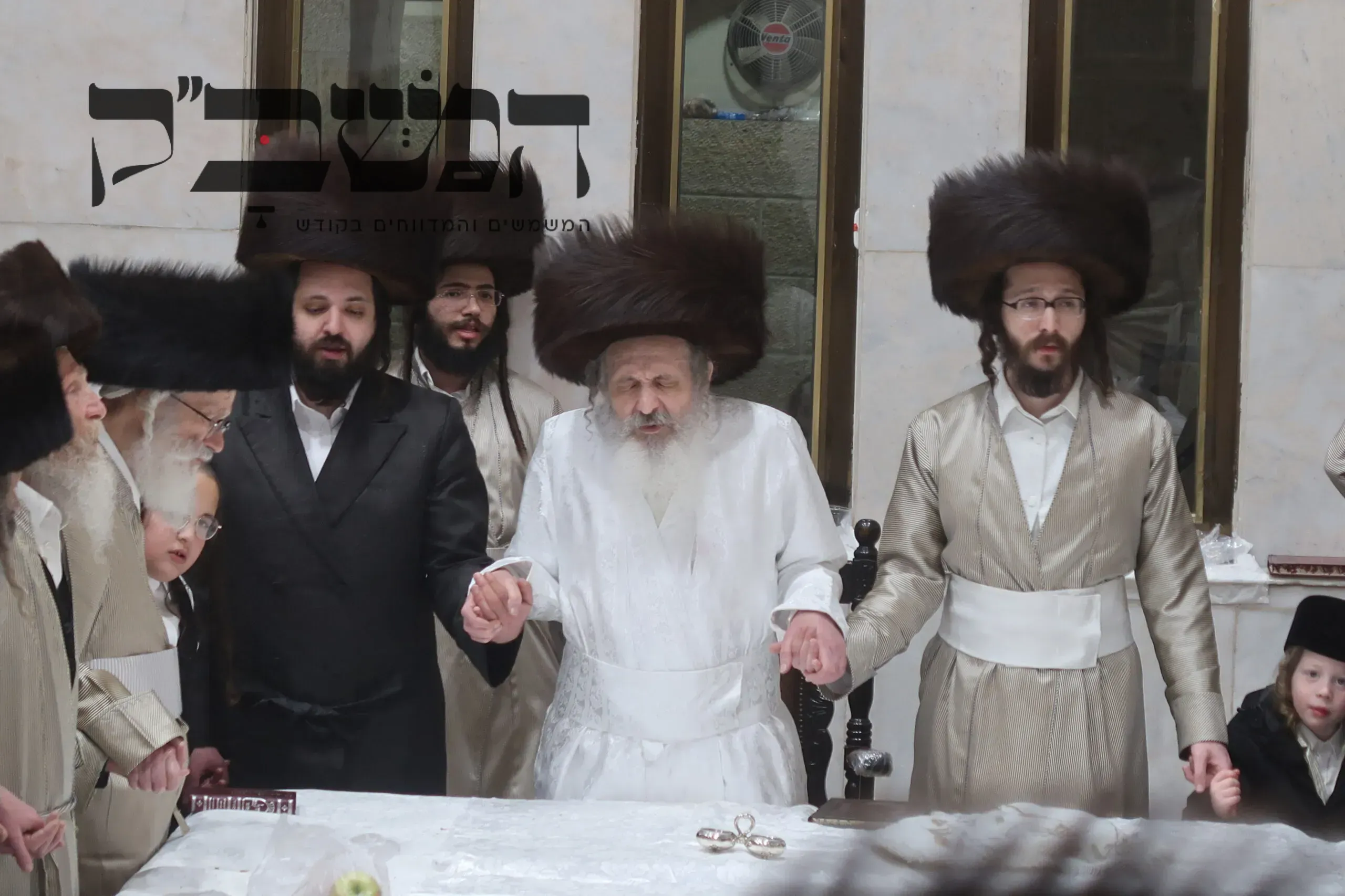 חג הפסח בחצר הקודש שומרי אמונים