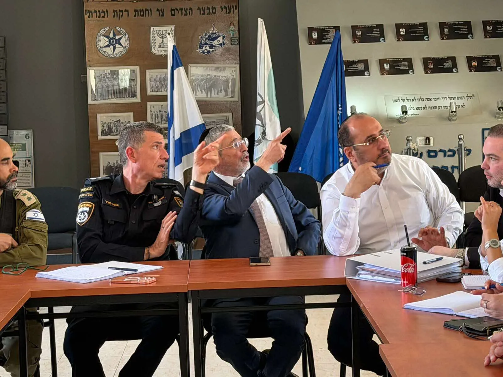 בכירי המשרד בסיור בקבר רבי מאיר בעל הנס