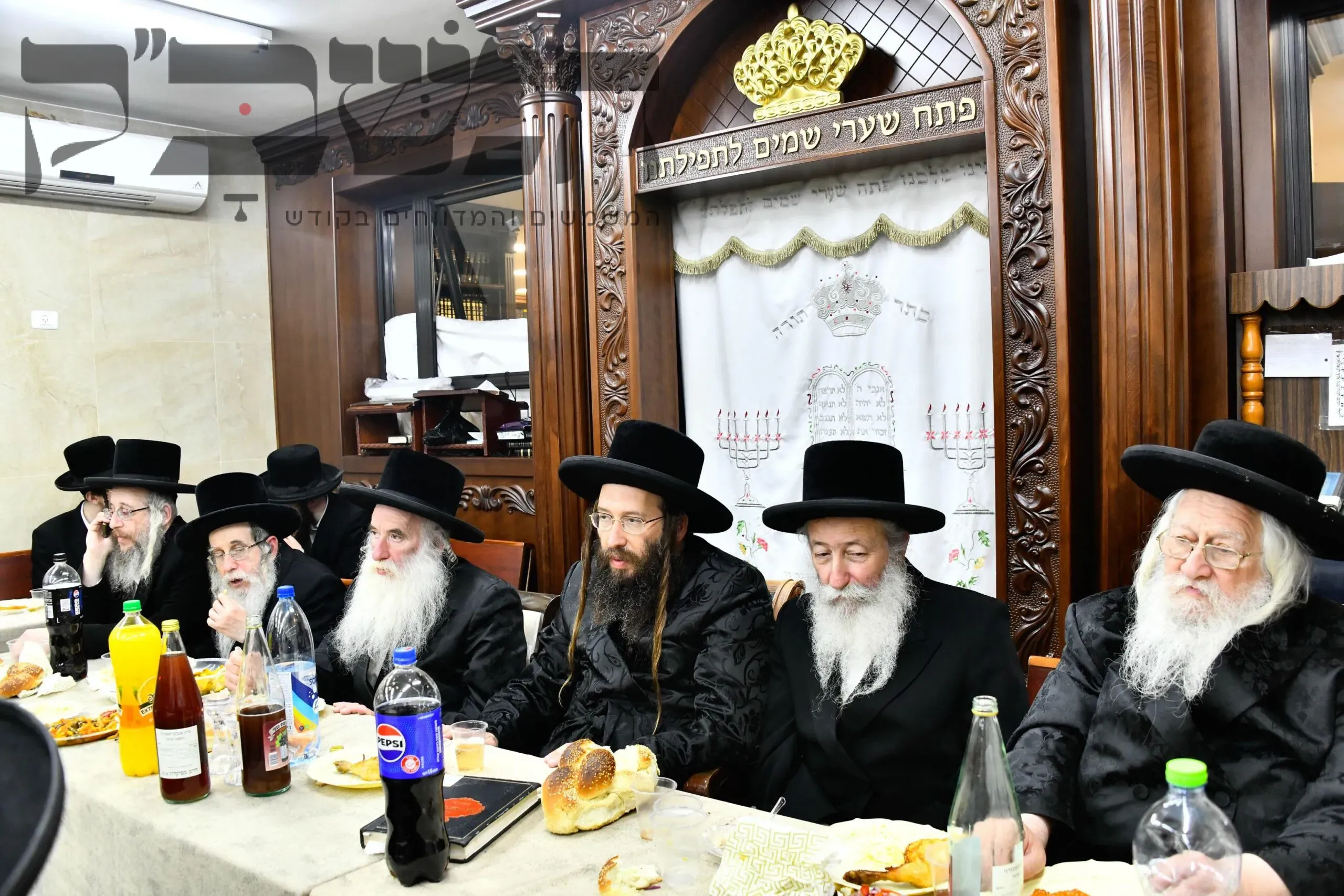 'הִלּוּלָא קַדִּישָׁא': האדמו"ר מספינקא גני גד בסעודת הילולא של הרה"ק 'האמרי יוסף' מספינקא זי"ע