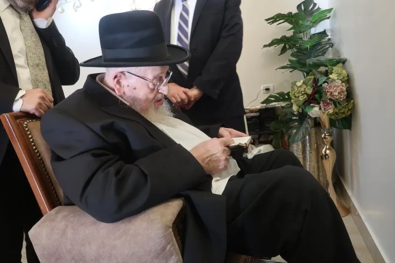 הגרמ"צ ברגמן למשפחת שפיגל: "זכיתם שיתקדש שם שמיים על ידכם"