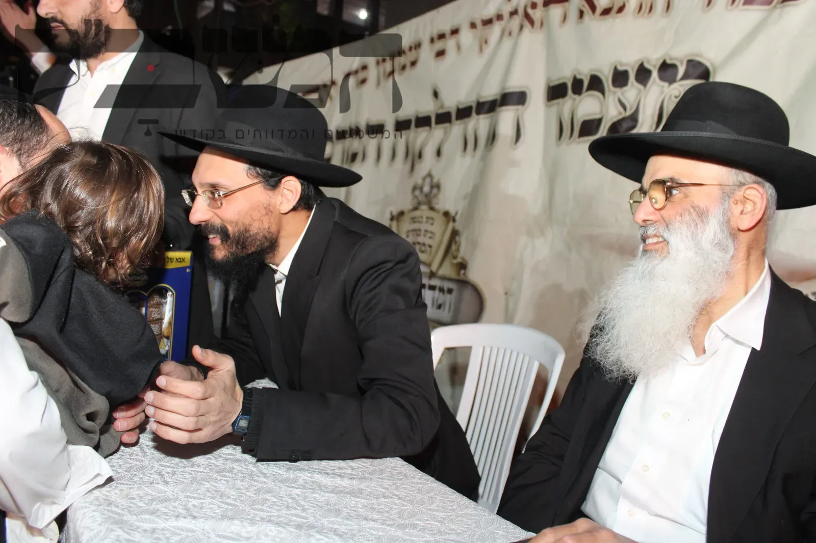 'בְּסוֹד תּוֹרָה הַבָּהִיר': מעמד ההדלקה שע