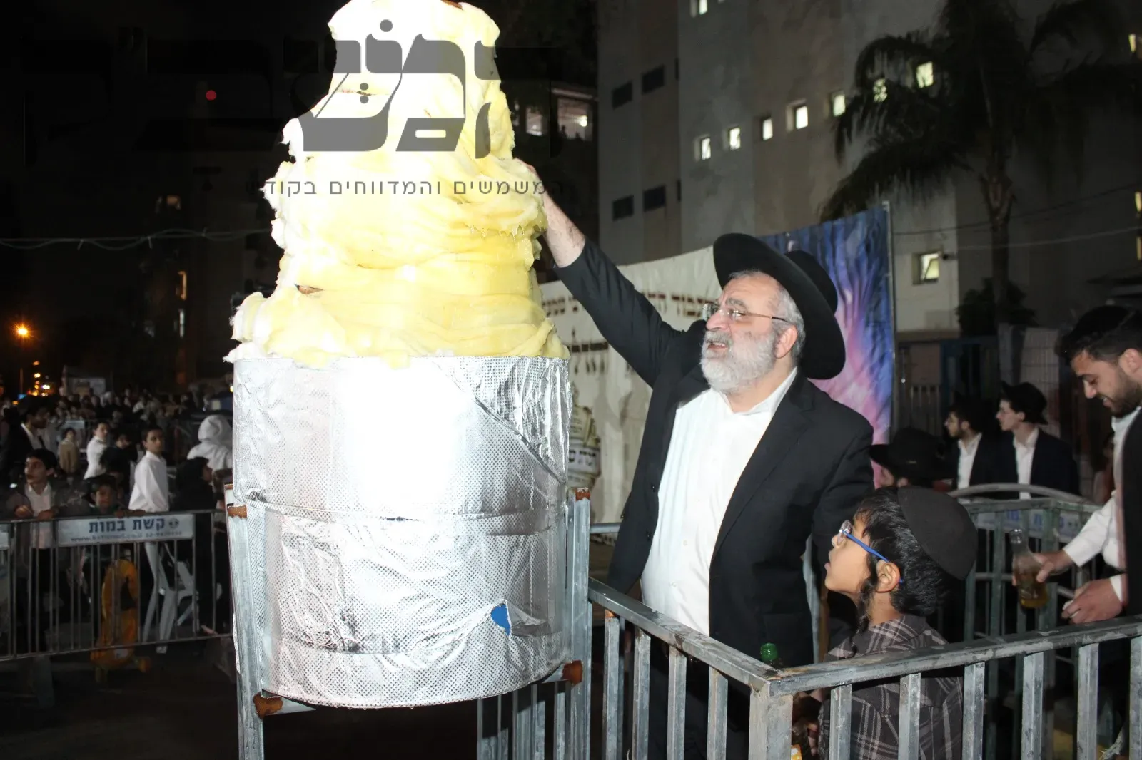 'בְּסוֹד תּוֹרָה הַבָּהִיר': מעמד ההדלקה שע