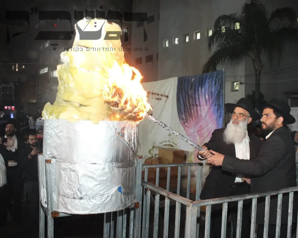 'בְּסוֹד תּוֹרָה הַבָּהִיר': מעמד ההדלקה שע"י קהילת 'חמדת שמעון' בבני ברק