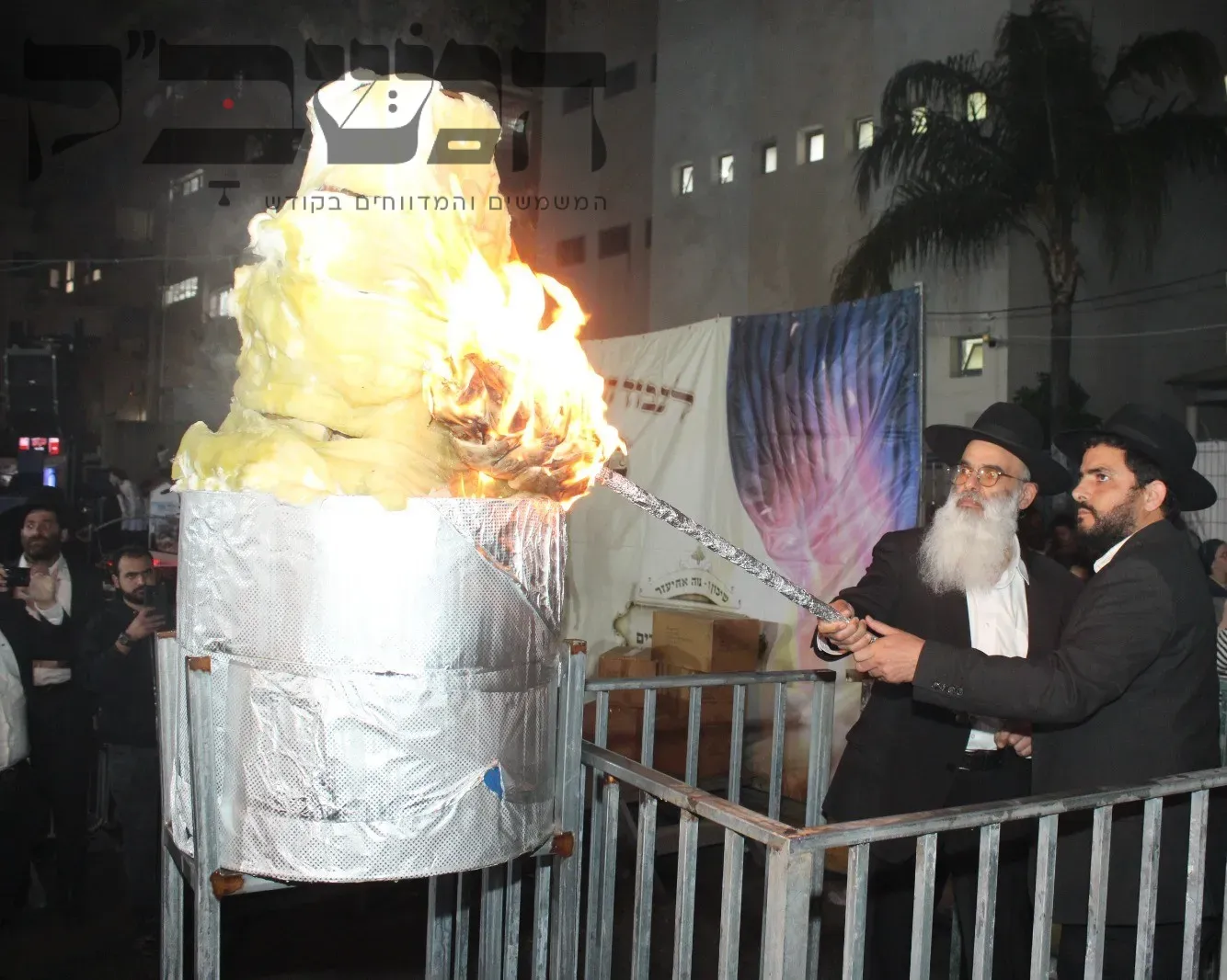 'בְּסוֹד תּוֹרָה הַבָּהִיר': מעמד ההדלקה שע"י קהילת 'חמדת שמעון' בבני ברק