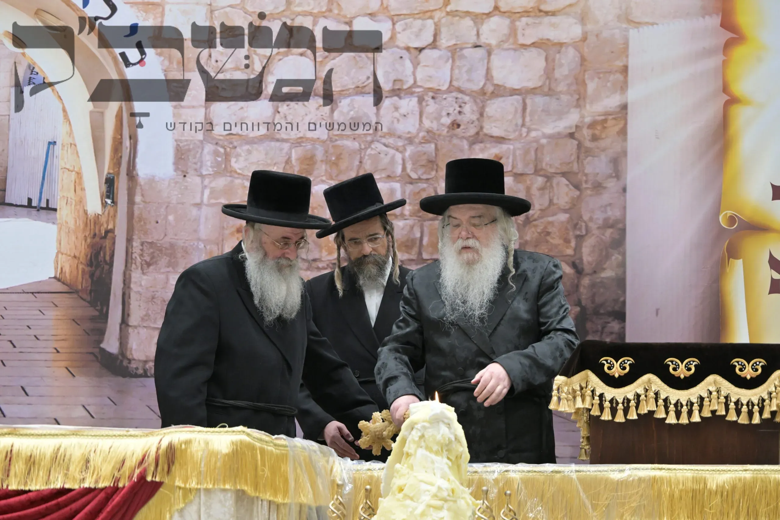 'בְּהִלּוּלָא דְּבַר יוֹחָאי': מעמד ההדלקה בחצר הקודש דאראג ל"ג בעומר