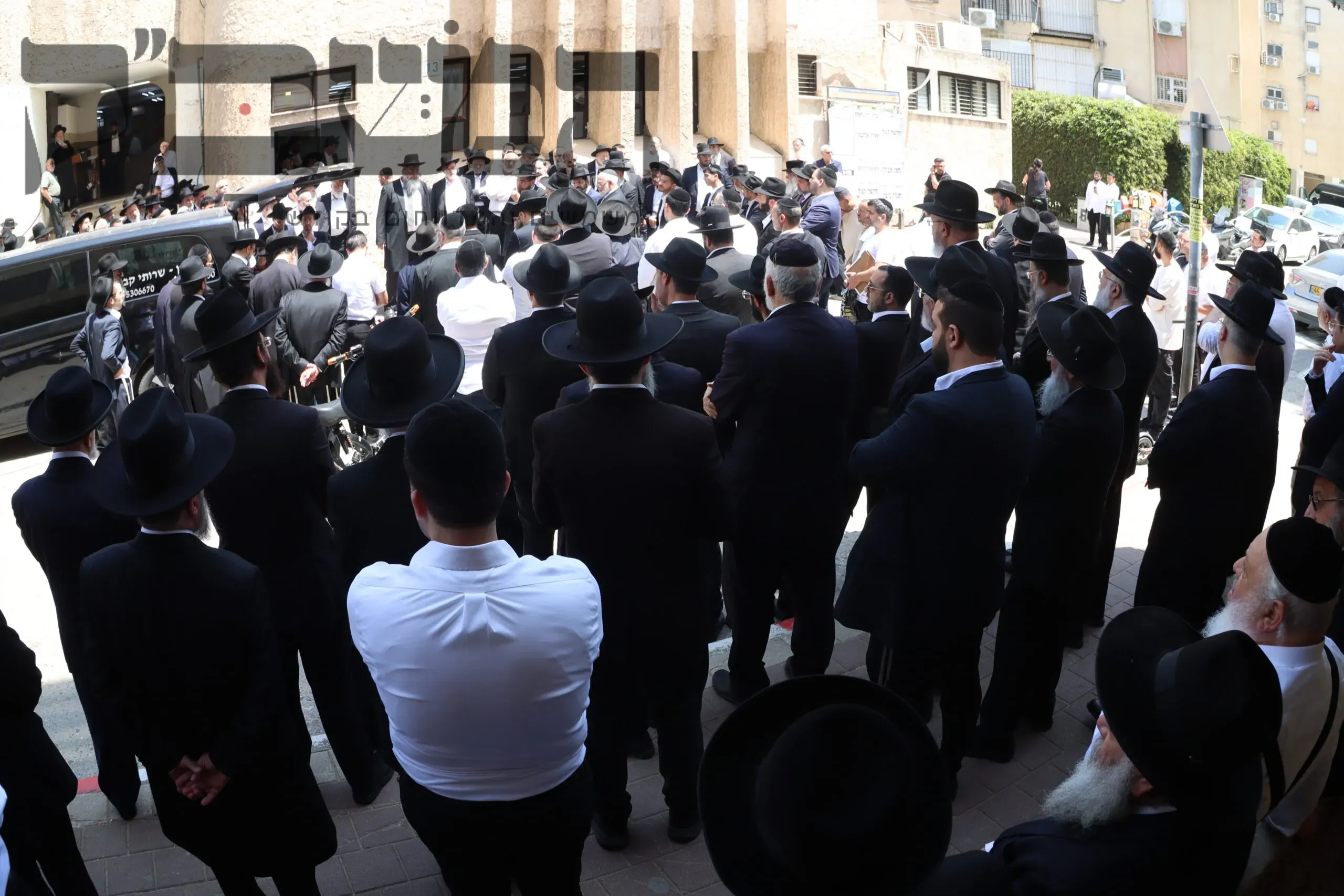 אלפים ליוו בבני ברק ובאלעד I מסע הלווית הגאון רבי משה צרף זצ"ל