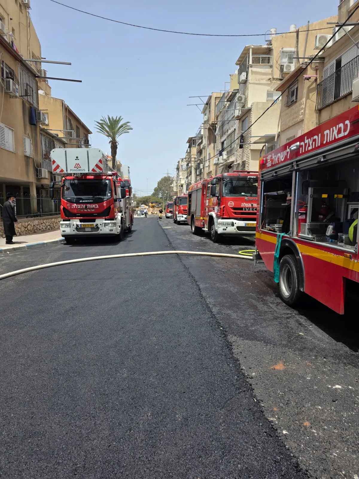 דרמה בבני ברק: אזרחים חילצו לכודים ותינוקות משריפה