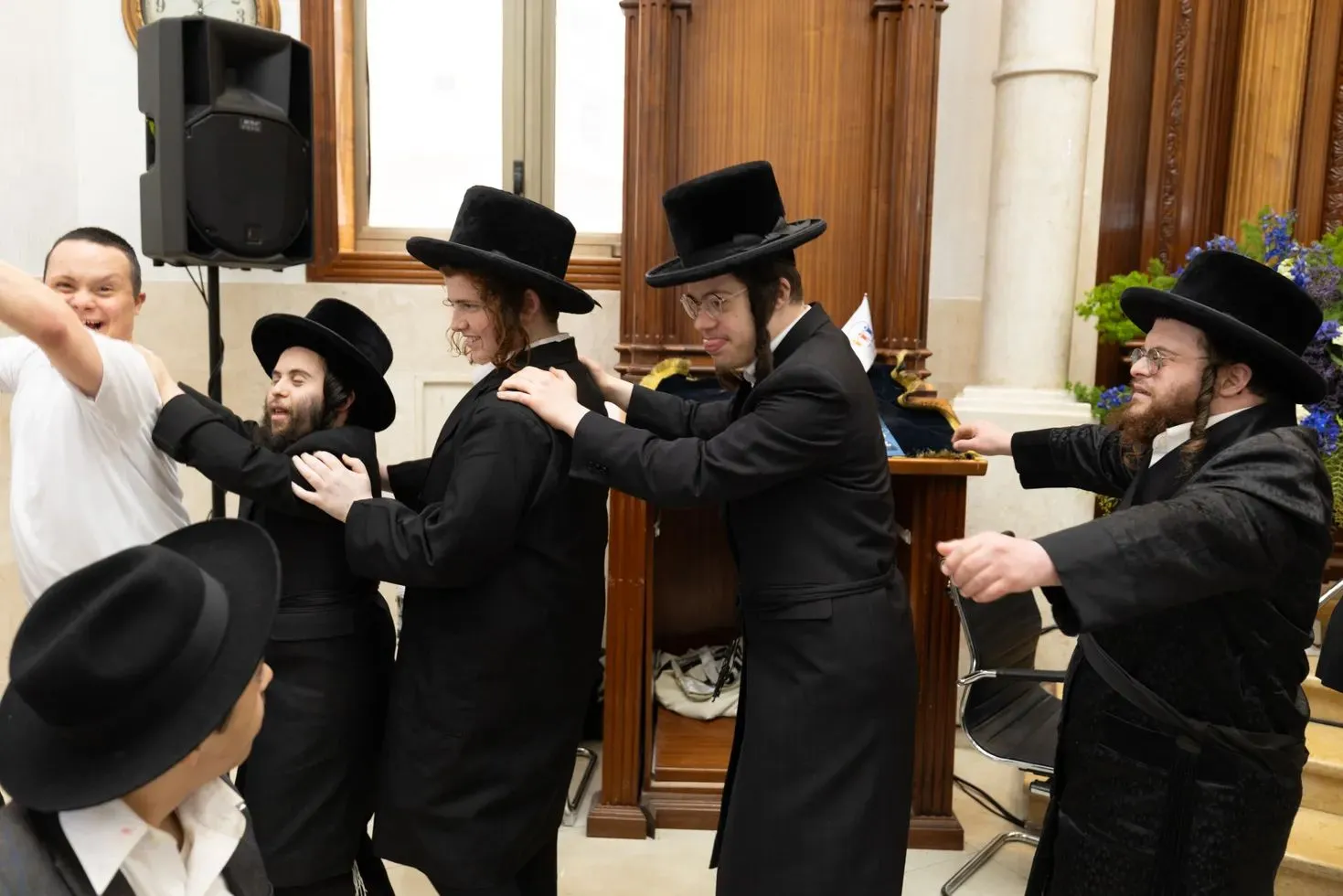 תלמידי 'אהל שרה' במעמד הכנה לקבלת התורה