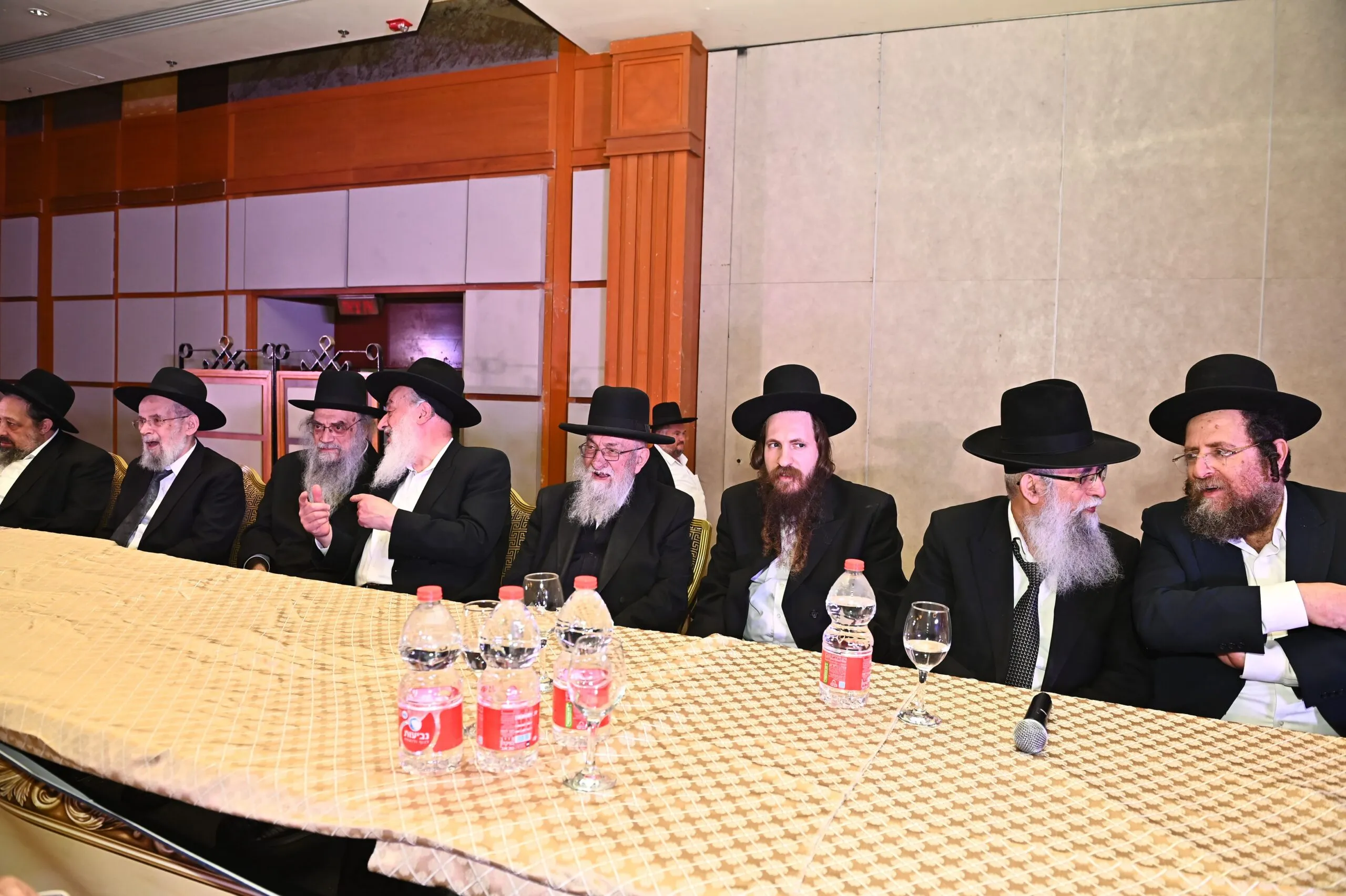 ילדי קרית הרצוג במבחן. 