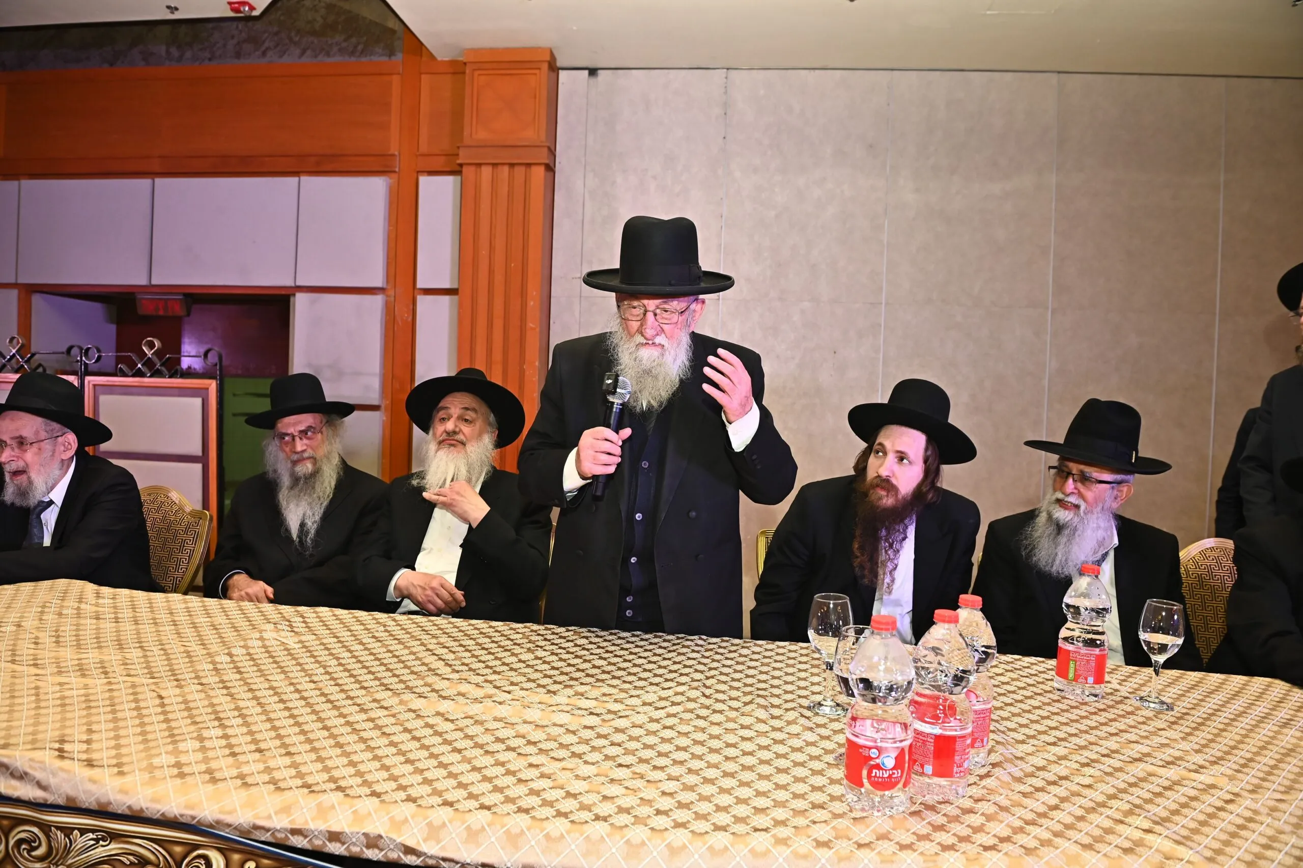 ילדי קרית הרצוג במבחן. 