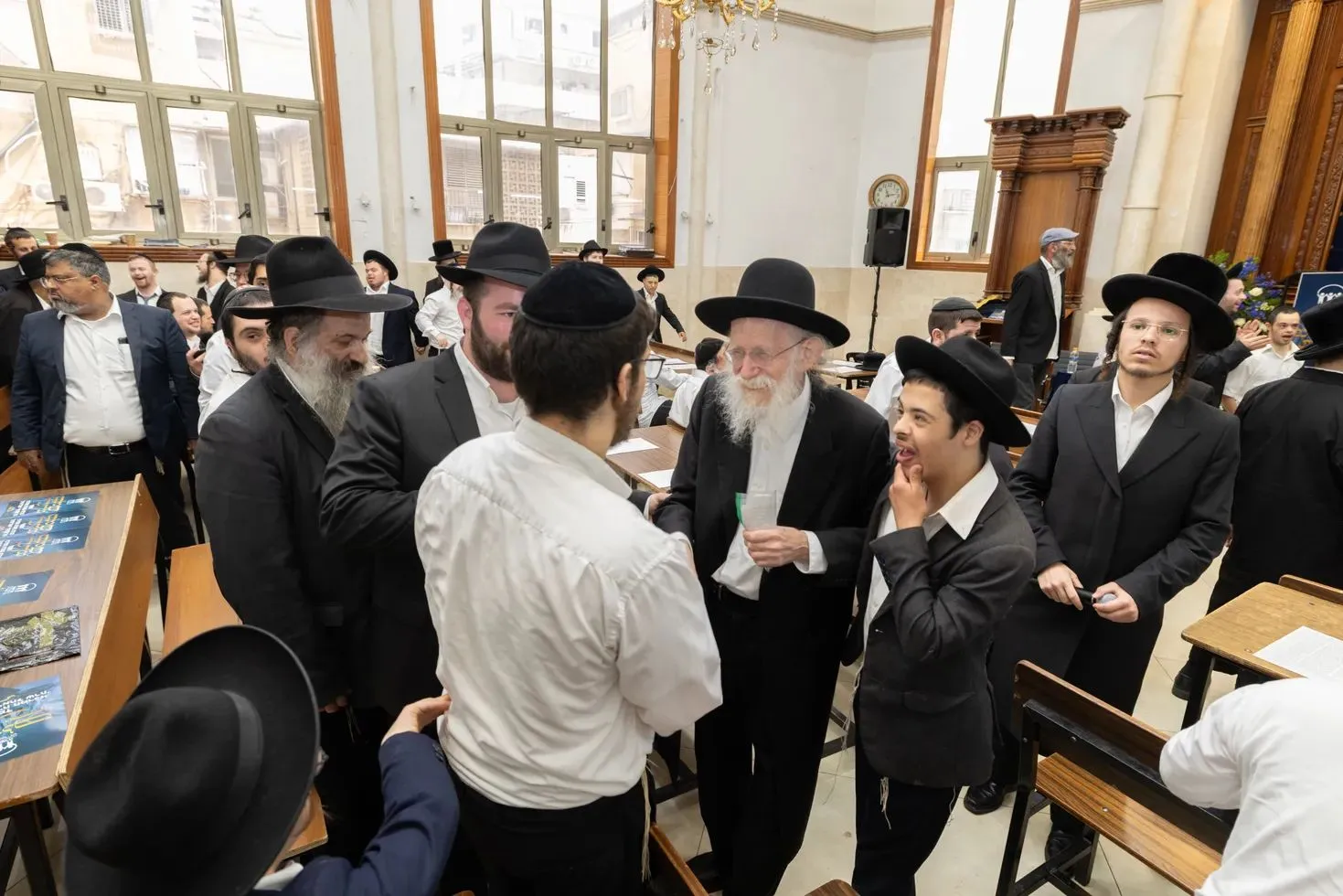 תלמידי 'אהל שרה' במעמד הכנה לקבלת התורה