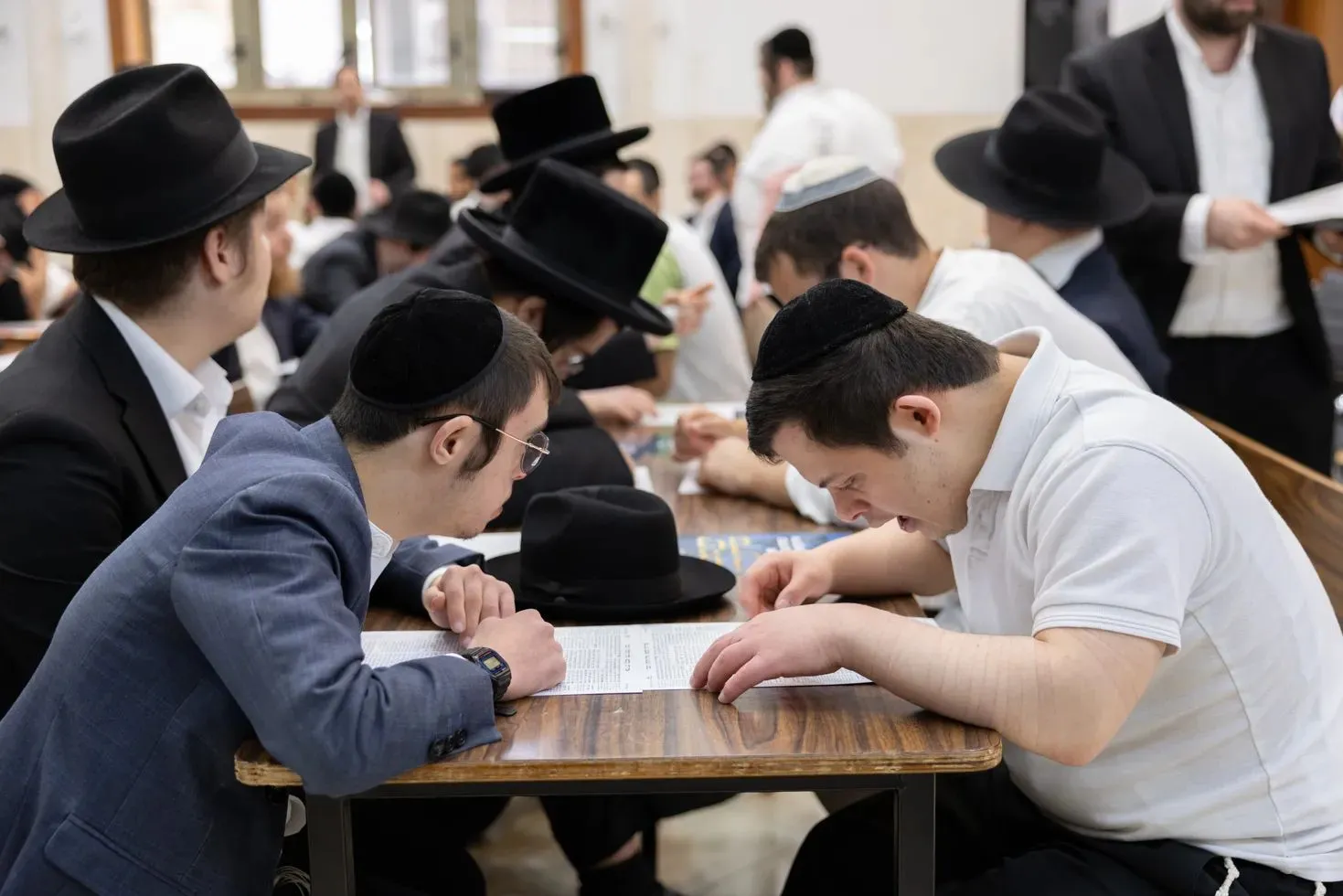 מרגש: מאות תלמידי 'אהל שרה' במעמד הכנה לחג השבועות
