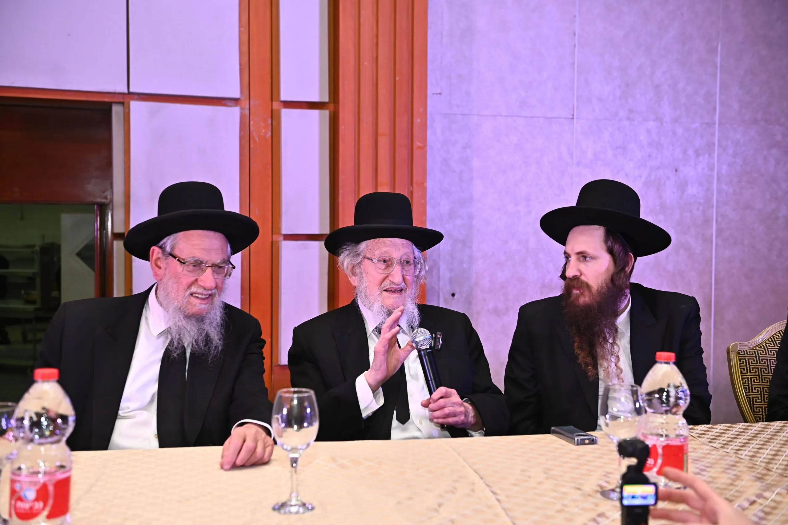 ילדי קרית הרצוג במבחן. 
