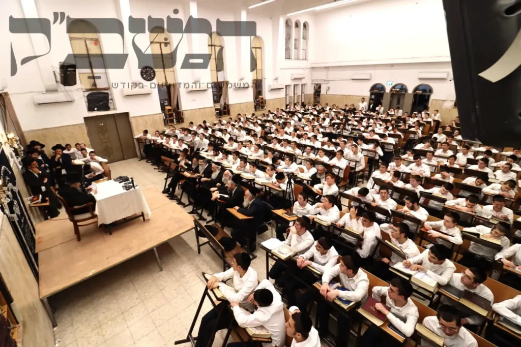 בערב חג מתן תורה I מרן הגר"ד לנדו מסר שיחת חיזוק בהיכל ישיבת פוניבז לצעירים בבני ברק