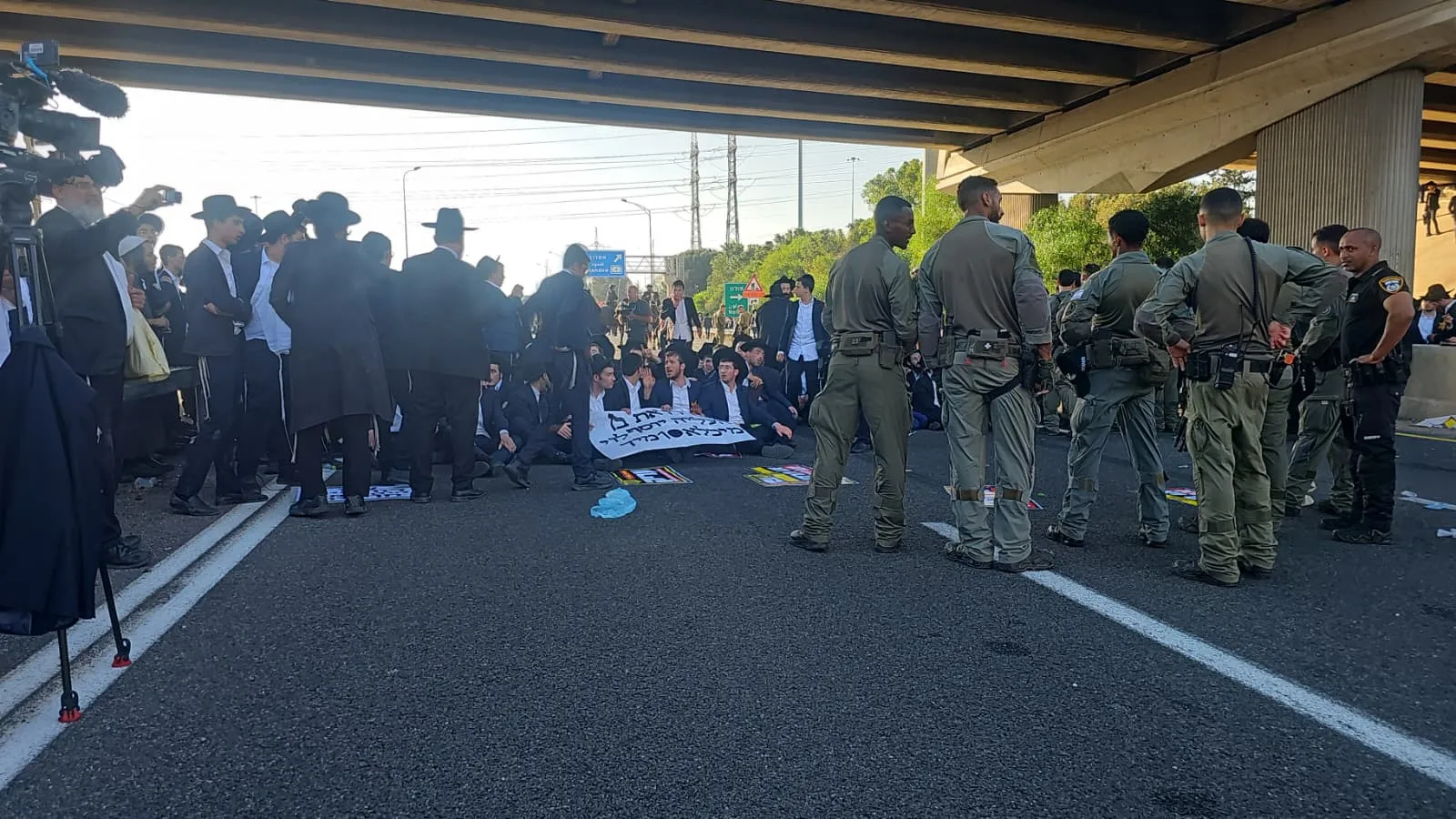 הדיל הסודי בין עומר אדם ל'פלג הירושלמי'?!