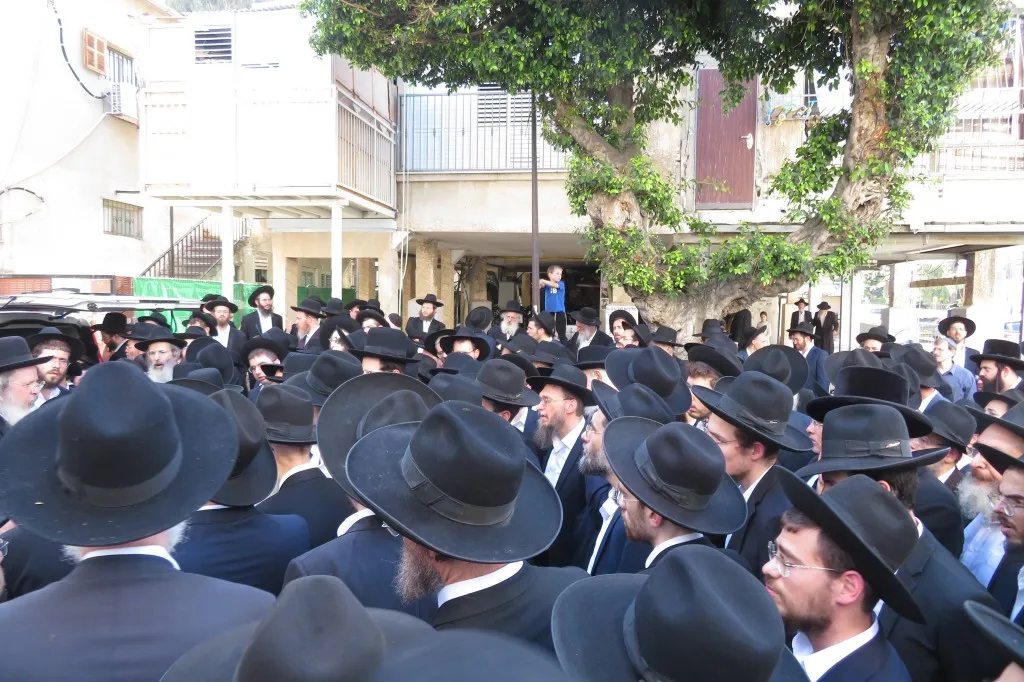 הגאון רבי נחום שיינין זצ"ל הובא למנוחות