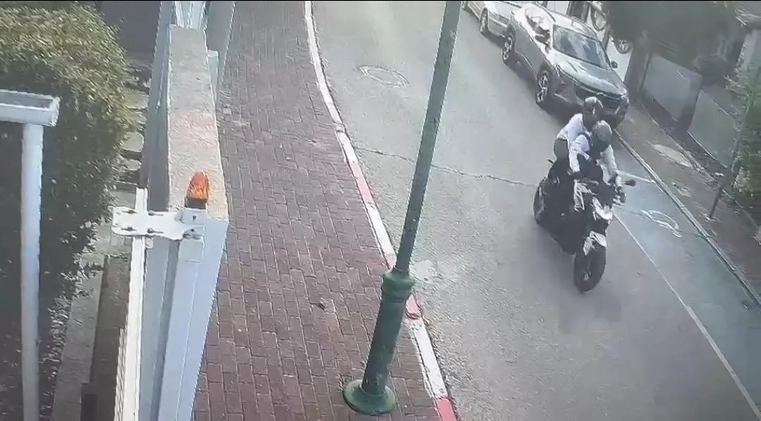 ארבו לאב ליד הגן: "חיכו שיוריד את הילדה וירו"