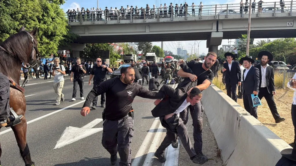 משהו רע עובר על המשטרה: המראות שלא האמנו שנראה