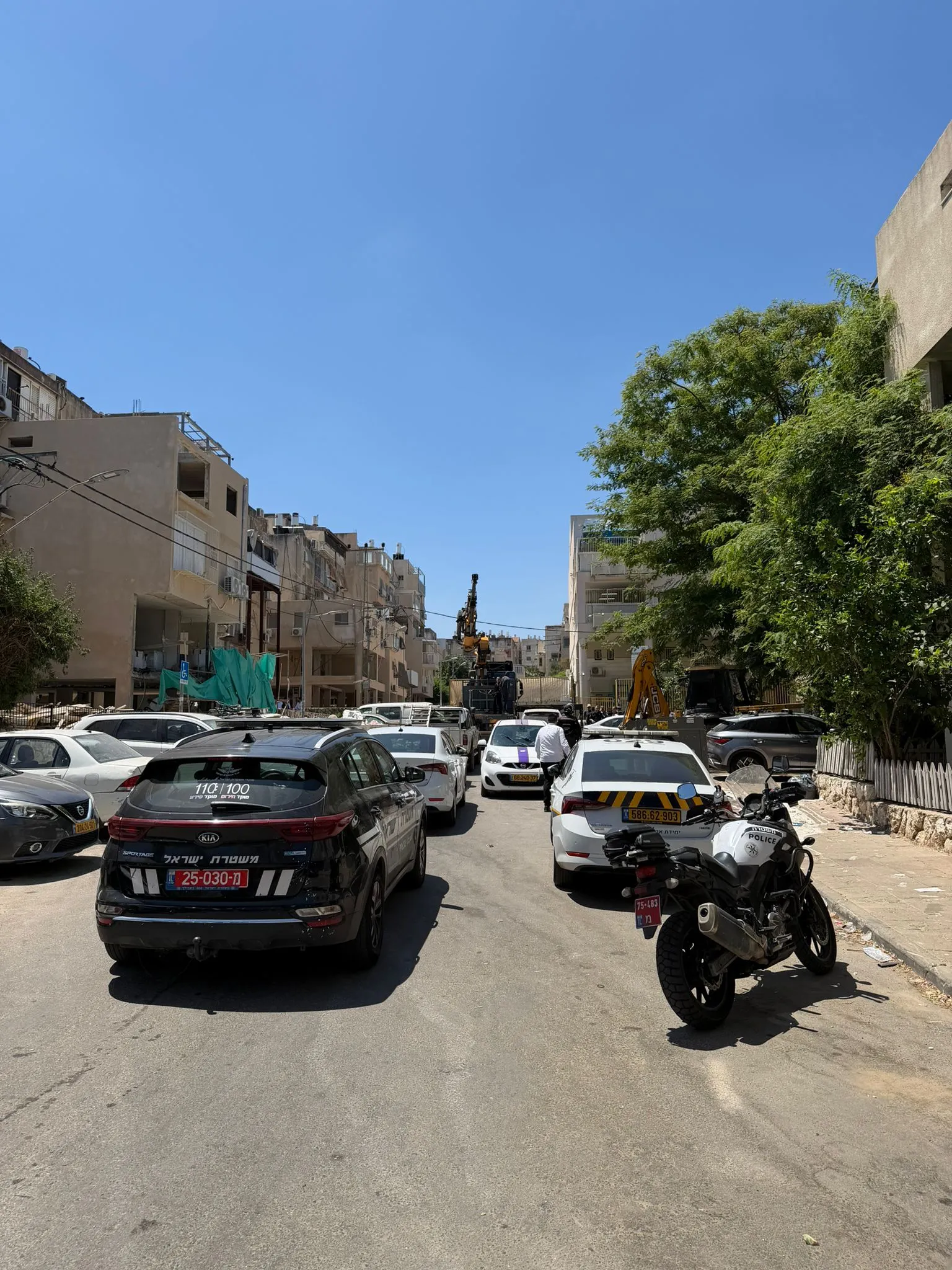 מאחורי הדחפורים: מה עומד מאחורי ההריסות הבוקר בבני ברק?