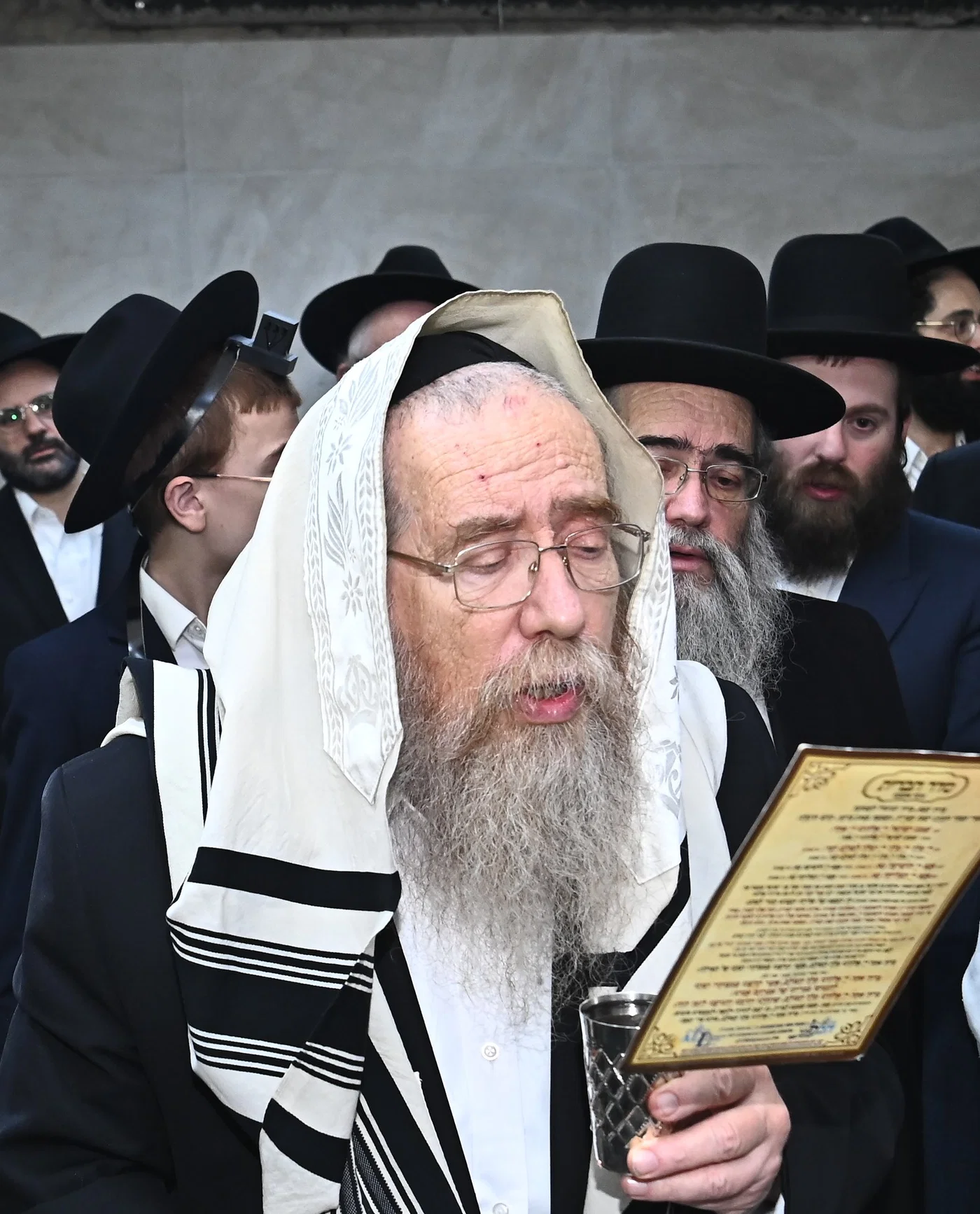 דמעות בכולל: הגרש"צ רוזנבלט שב להיכל התורה