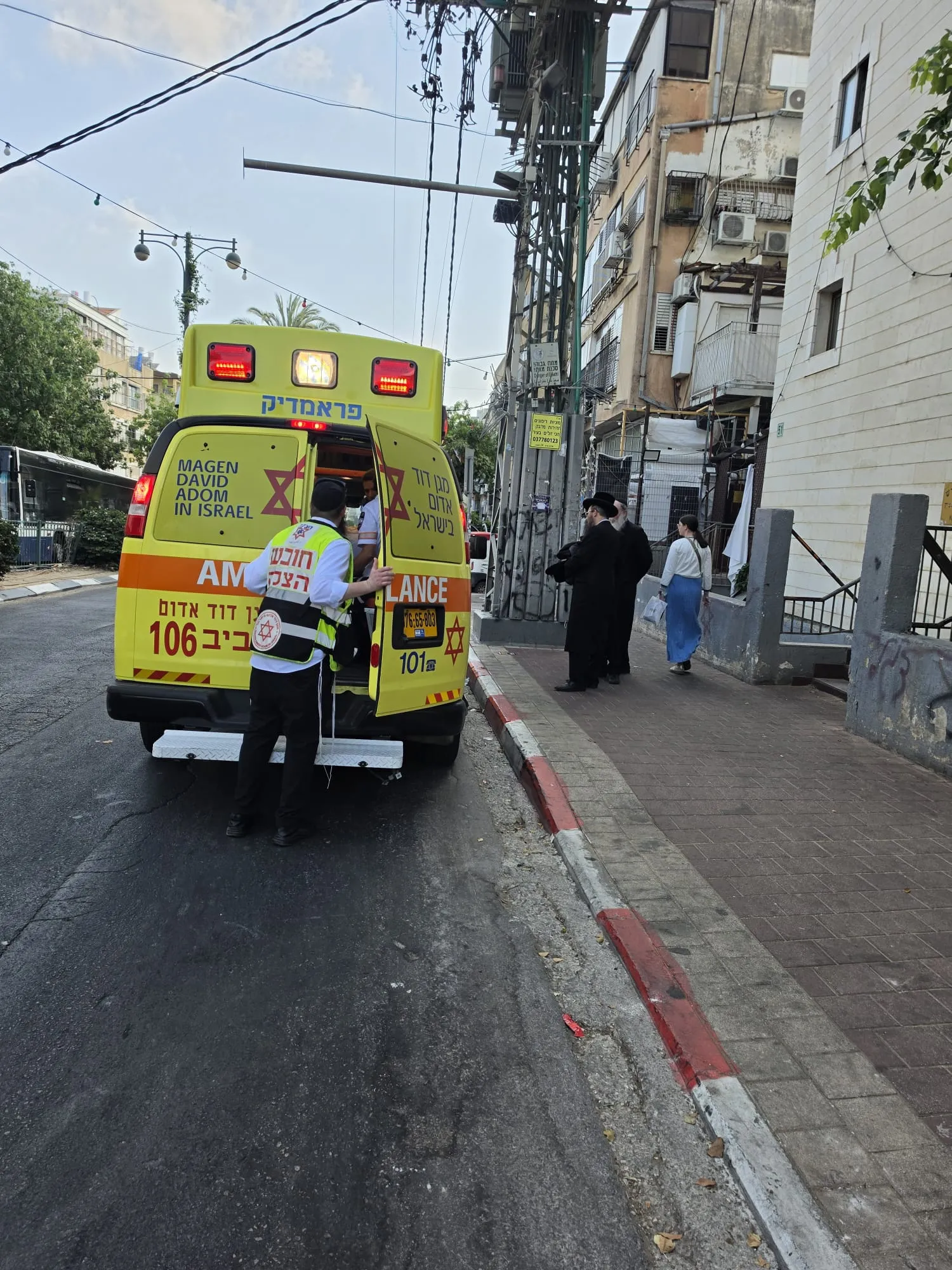 התמוטט במהלך התפילה: האדמו"ר מאוז'רוב פונה לביה"ח