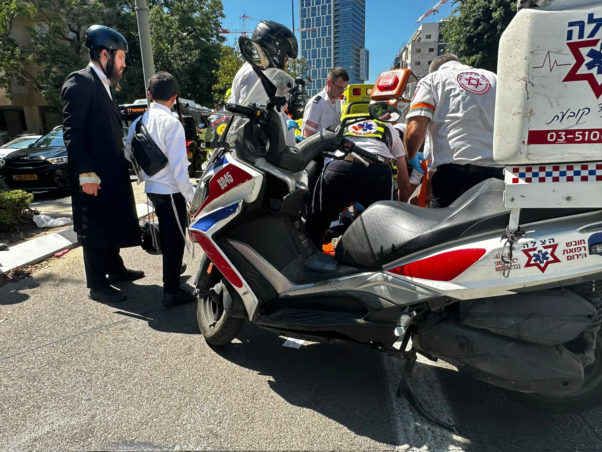 כבישי בני ברק מסוכנים: בן 13 נפצע קשה מפגיעת רכב