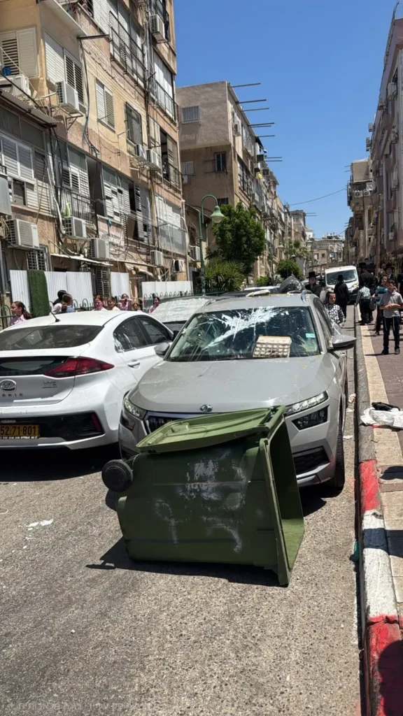 מהומה בשיכון ויז'ניץ: פקחי מס הכנסה הותקפו בביצים בעת ביקורת