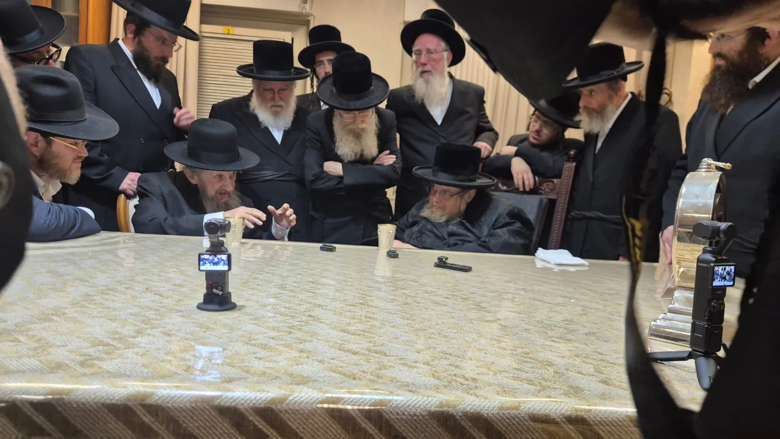 הגרד לנדו אצל האדמור מבעלזא
