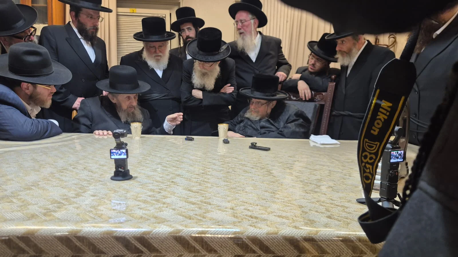 הגרד לנדו אצל האדמור מבעלזא