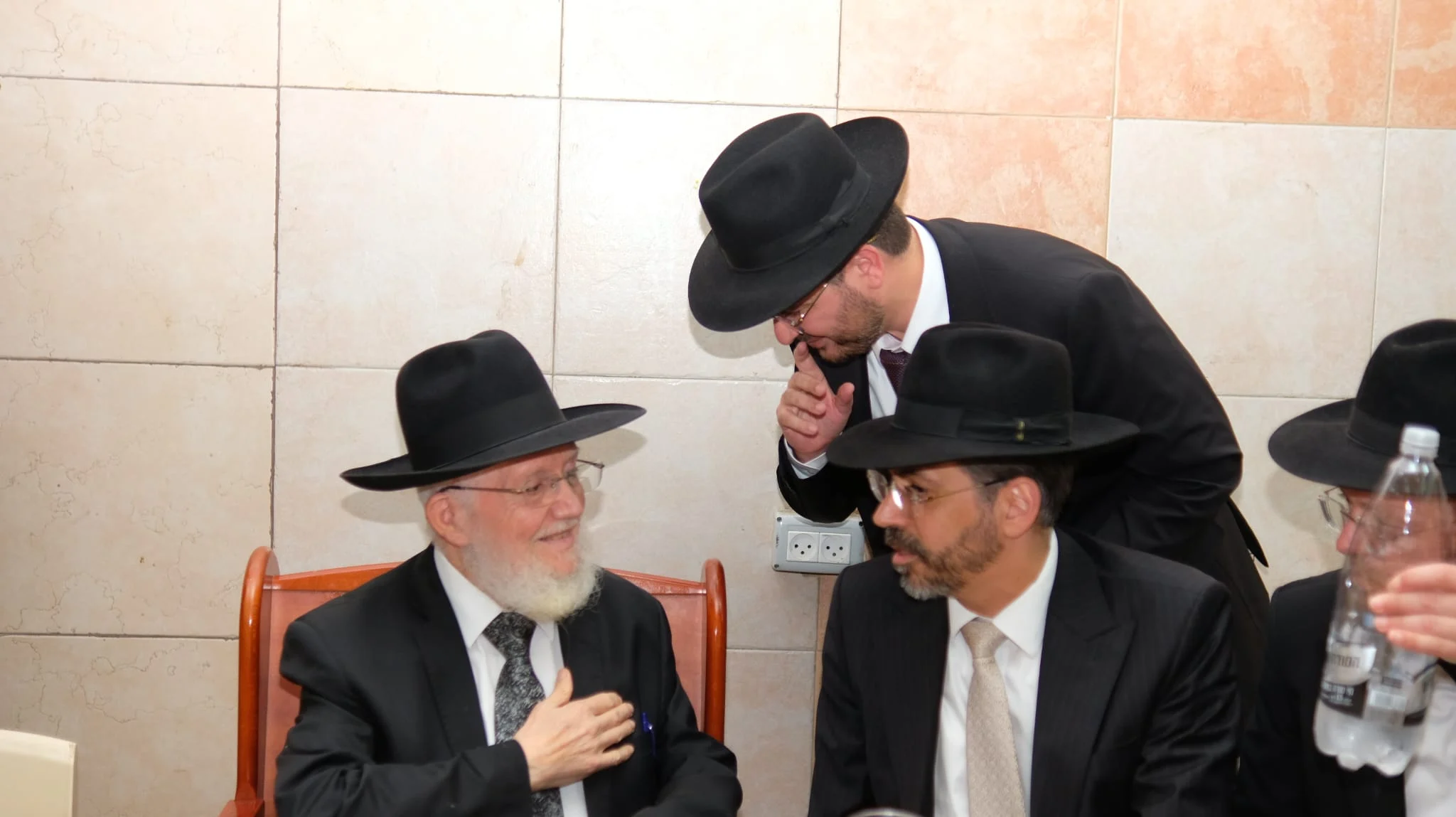 סיום הזמן באהל אברהם עם הרב צמח מאזוז