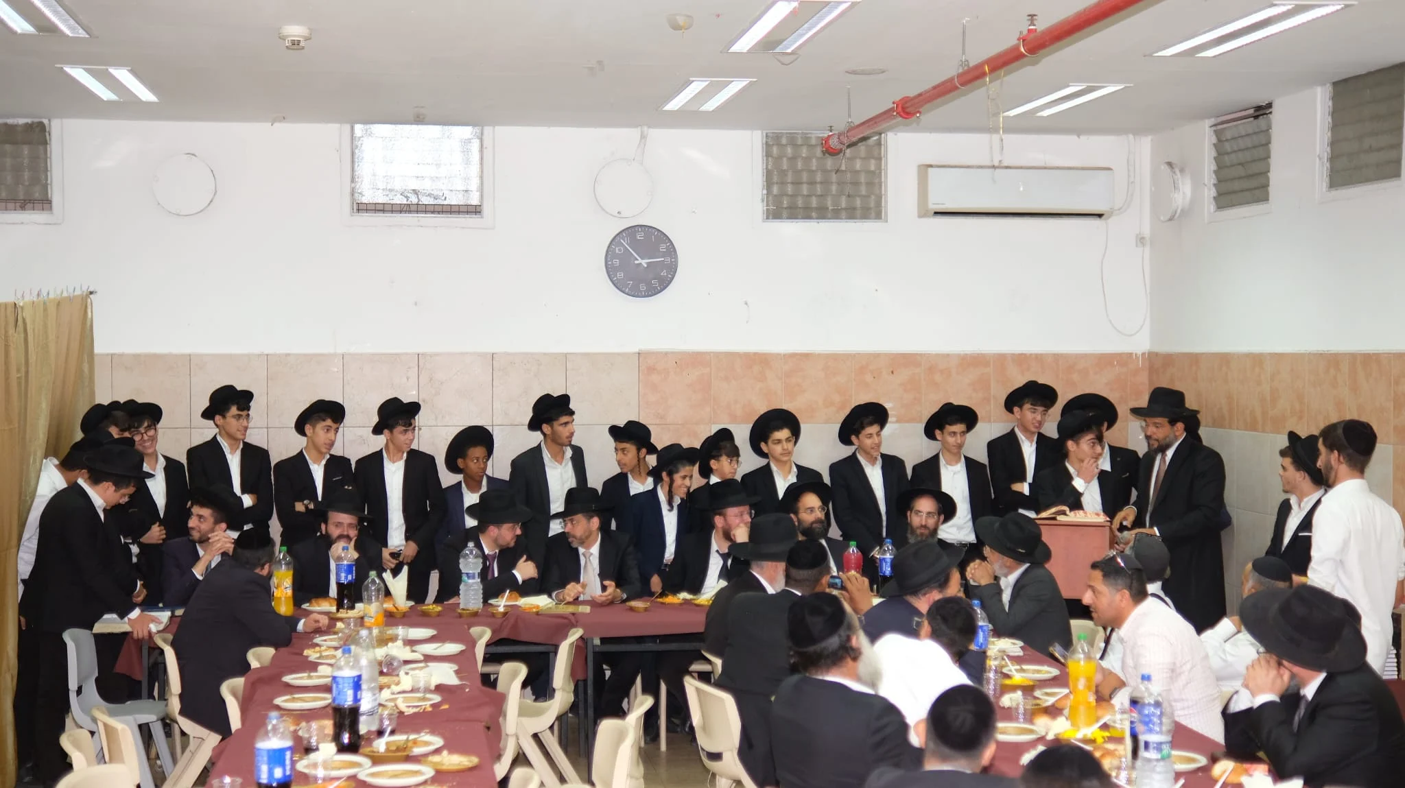סיום הזמן באהל אברהם עם הרב צמח מאזוז